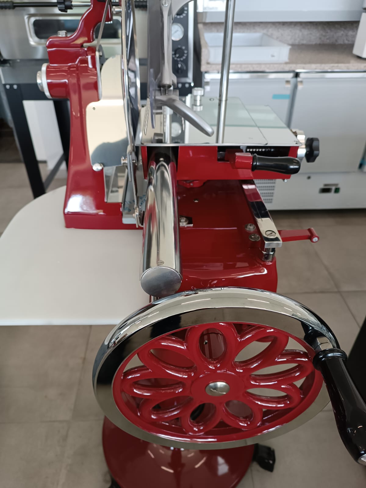 AFFETTATRICE A VOLANO SERIE LUSSO LAMA DA 300 in vendita - foto 11