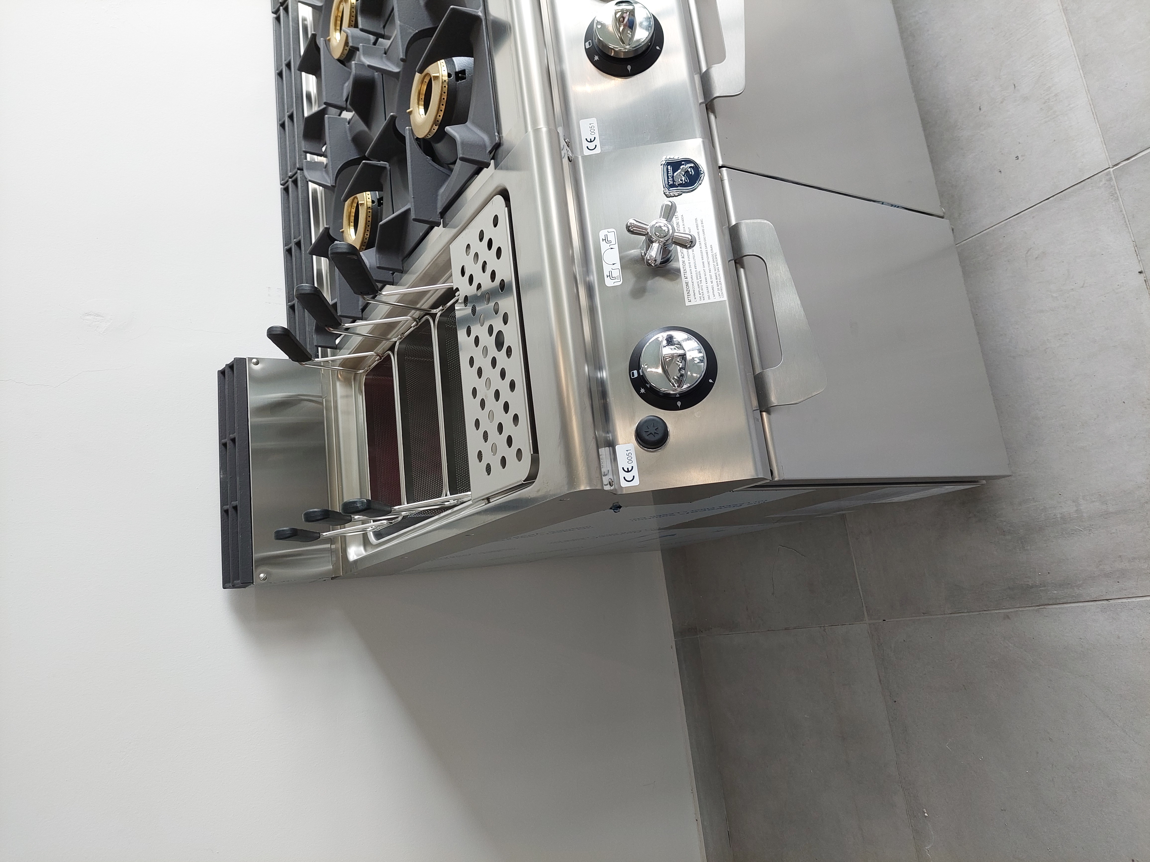 Cucina a gas serie 90 completa di cappa in vendita - foto 7