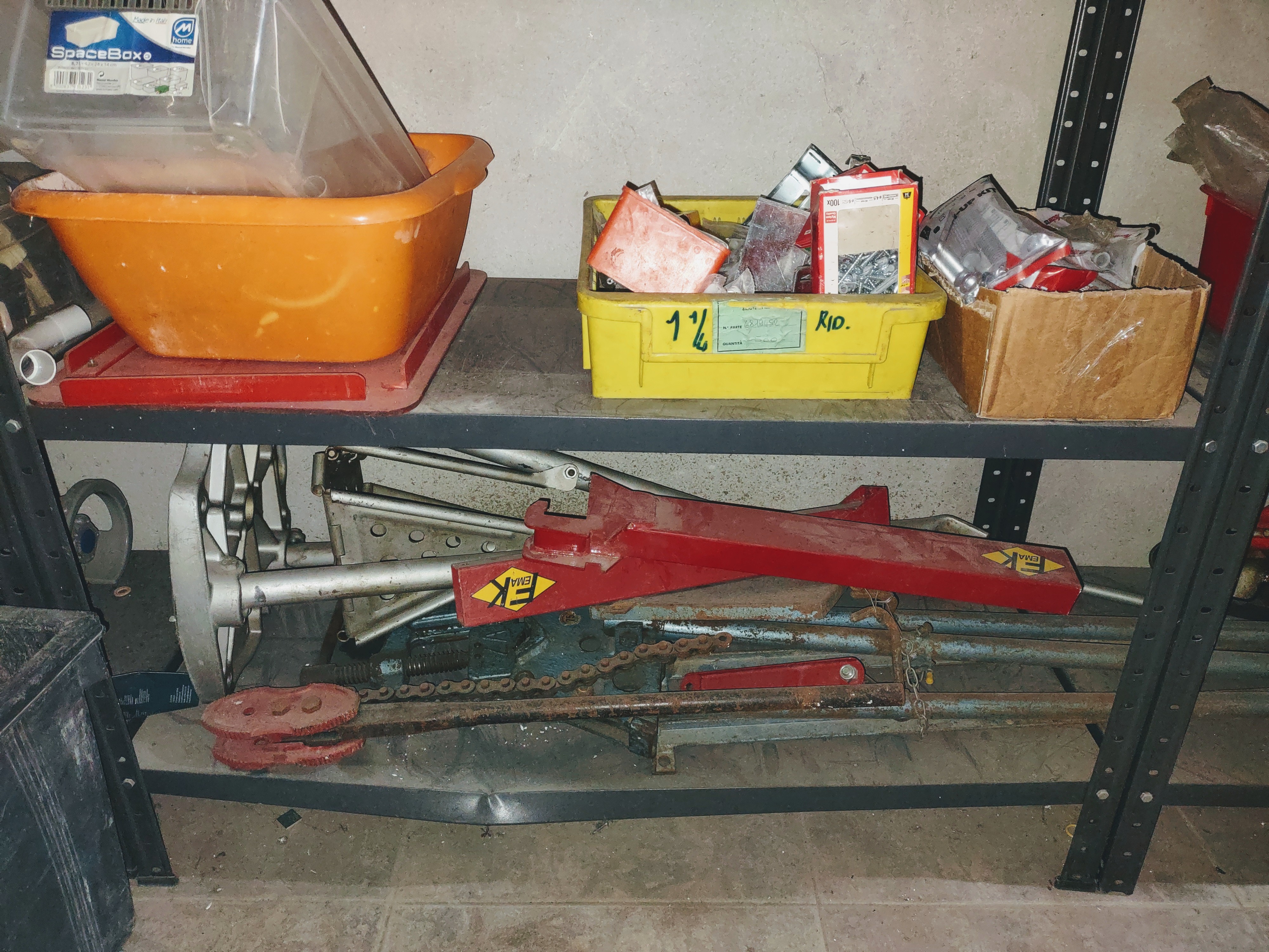 per cessata attivita offresi attrezzature e materiali  in vendita - foto 5