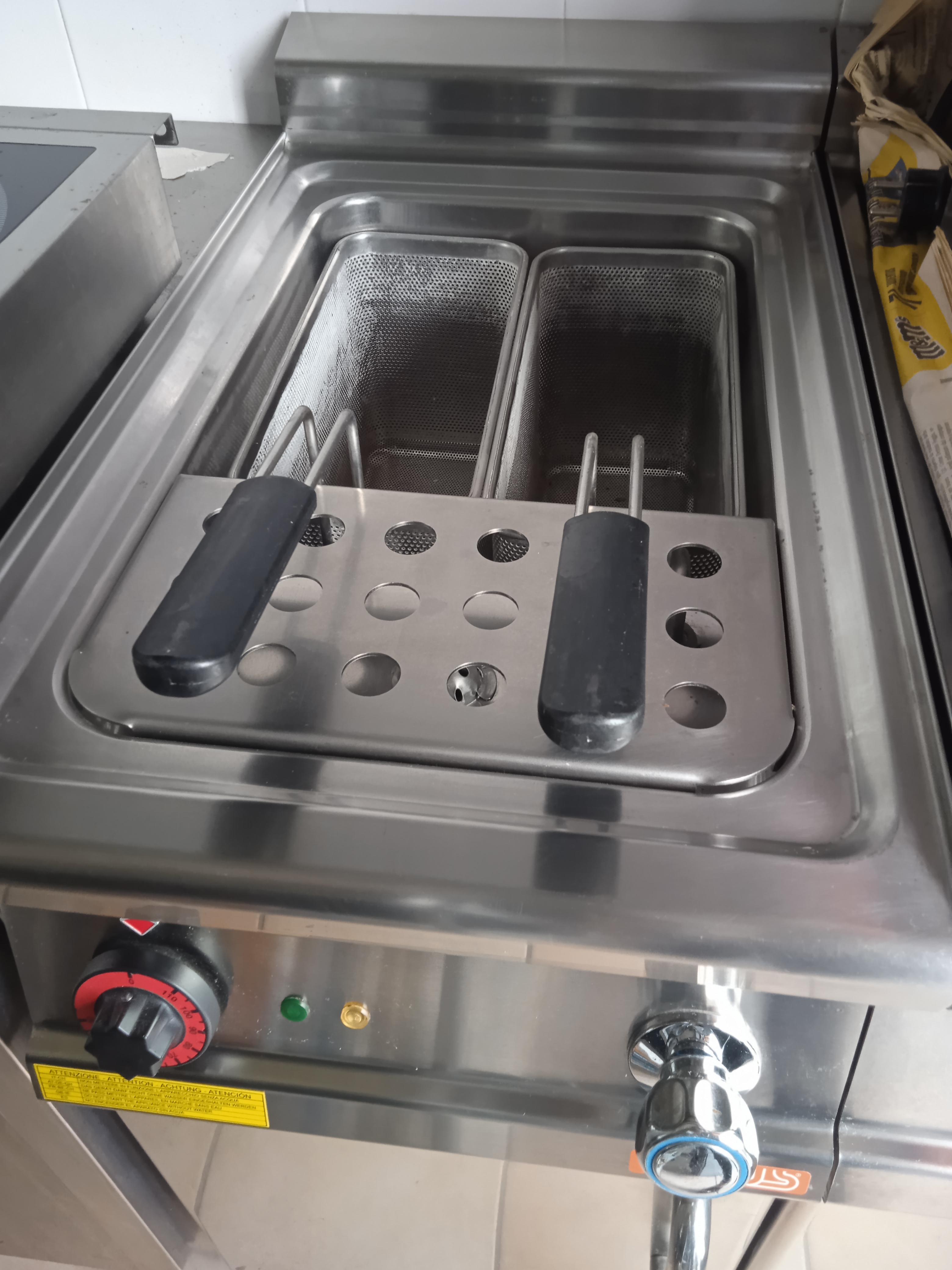 bollitore elettrico per ristorazione LOTUS 40L in vendita - foto 4