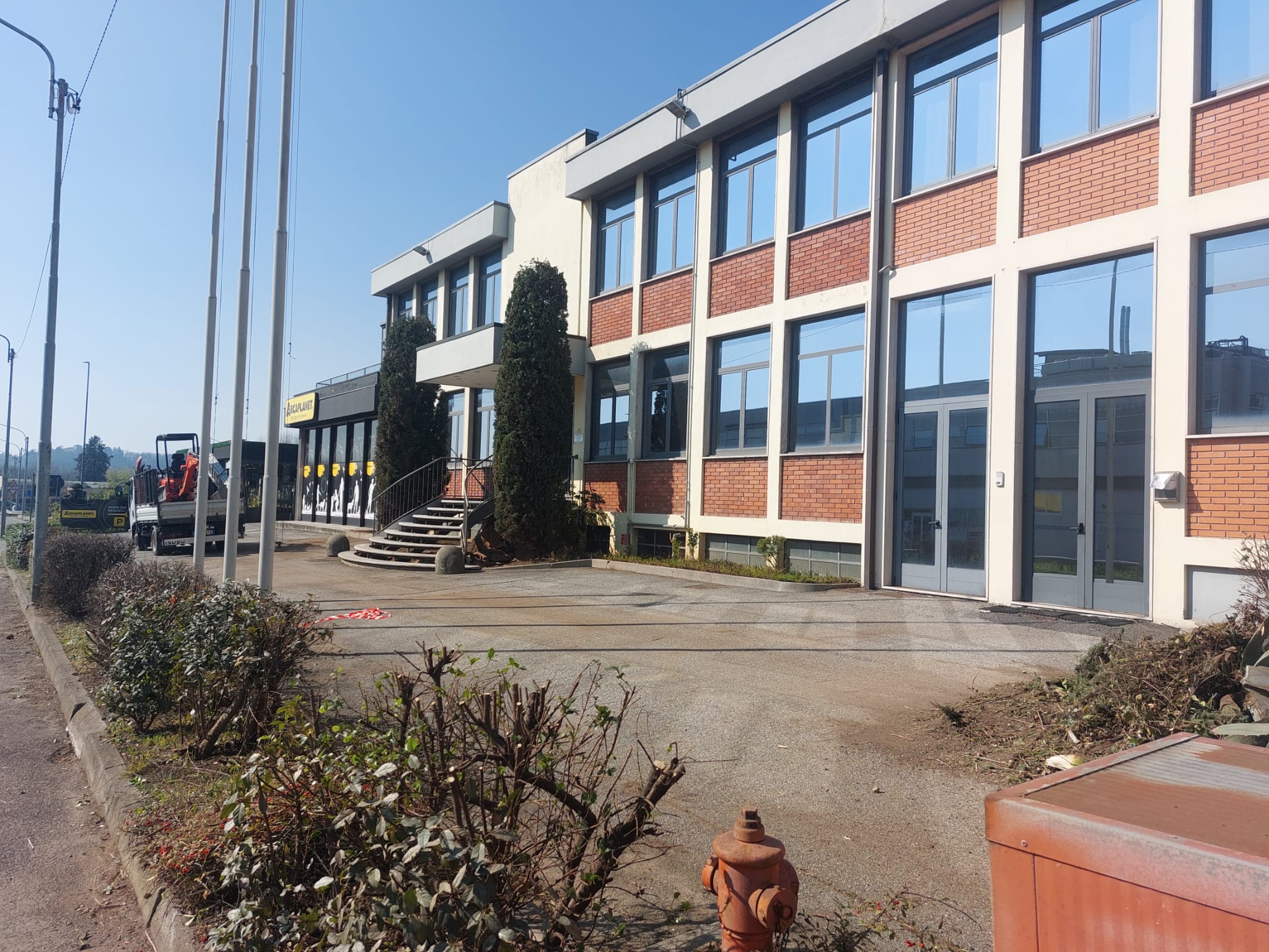 Uffici entro 500 mq in vendita