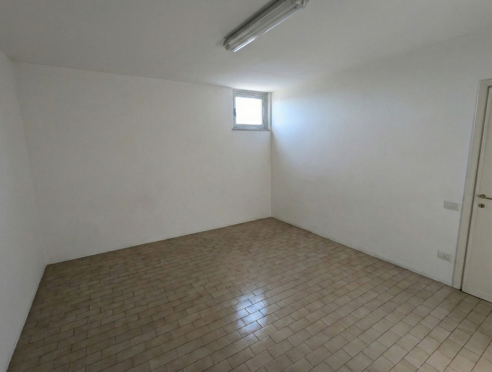 Capannone industriale 810mq in vendita – Pesaro-Urbino in vendita - foto 11