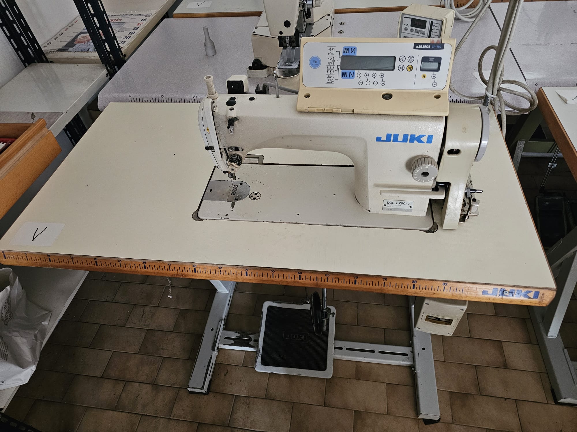 Macchina da cucire lineare Juki DDL-8700 in vendita - foto 4