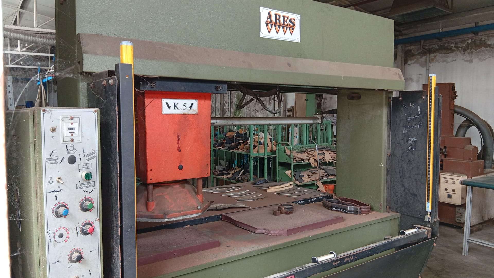 ARES K5 Trancia a carrello in vendita - foto 4