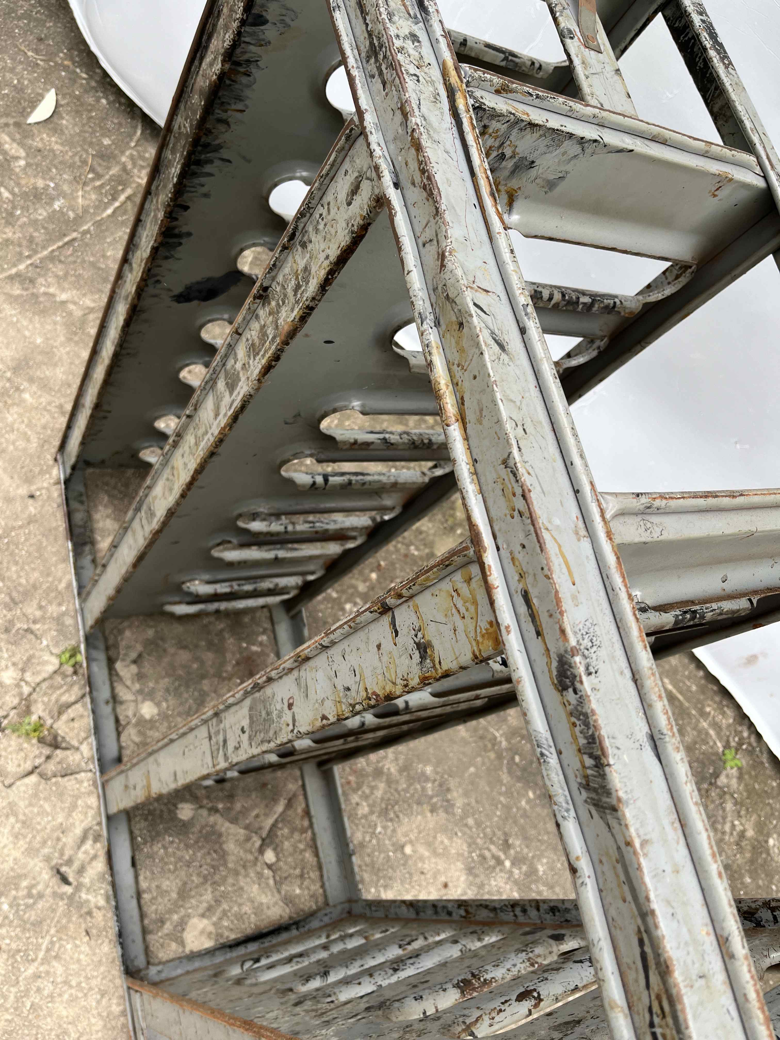 Carrello con incavi per lavorazione calzature  in vendita - foto 3