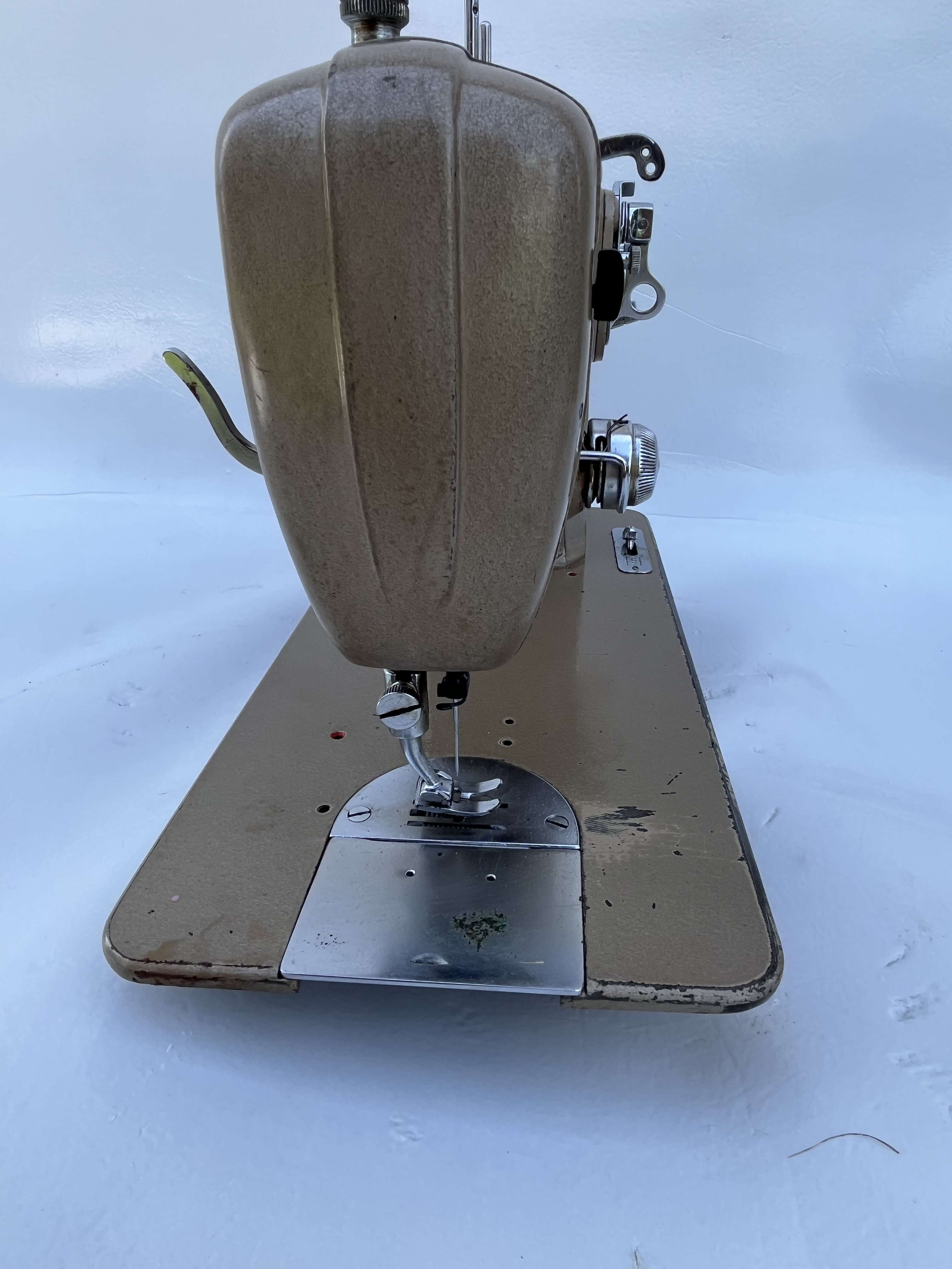 Singer 807 straight stitch zig zag sewing machine in vendita - foto 5