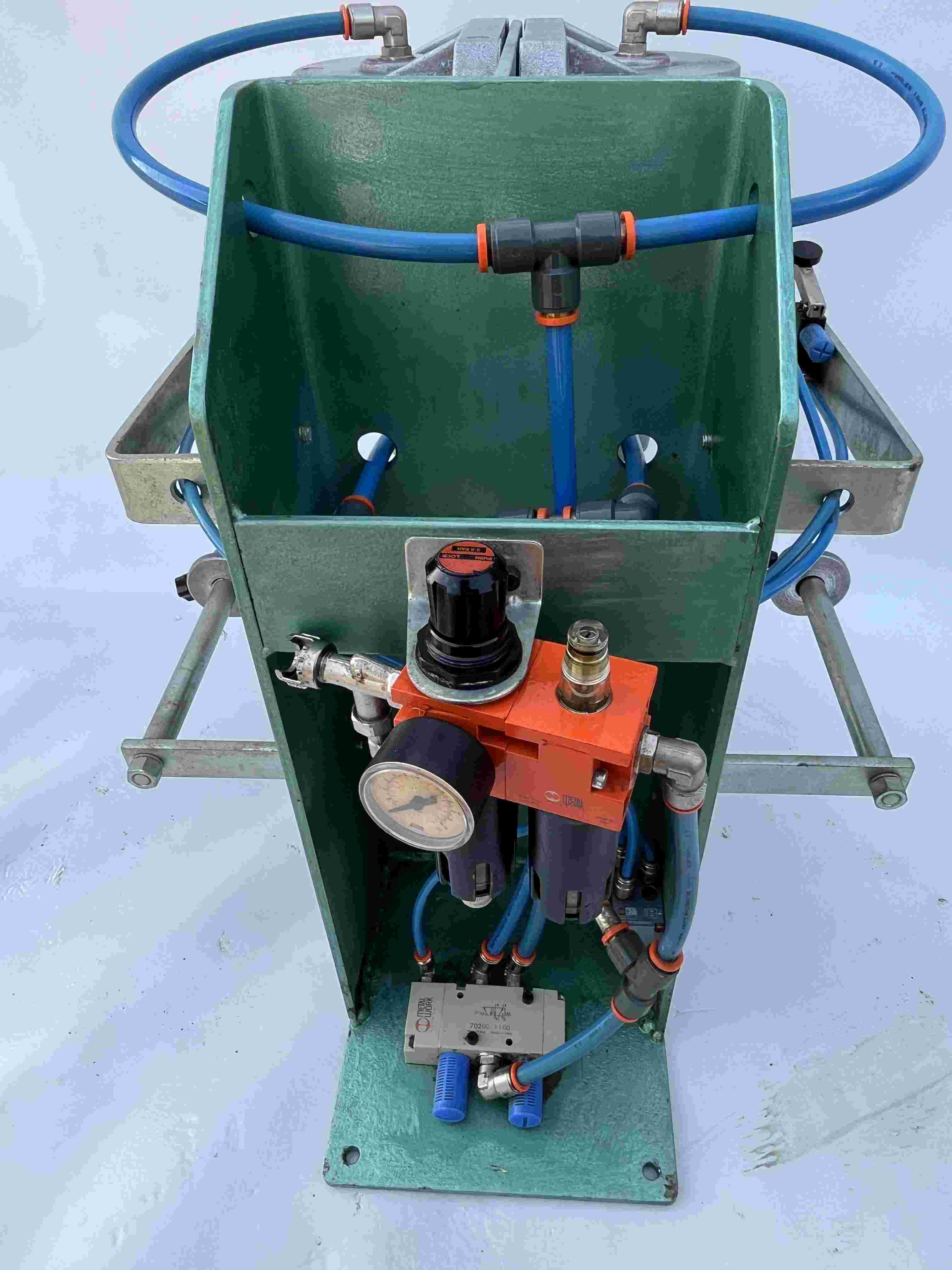 Occhiellatrice pneumatica a 2 teste in vendita - foto 4