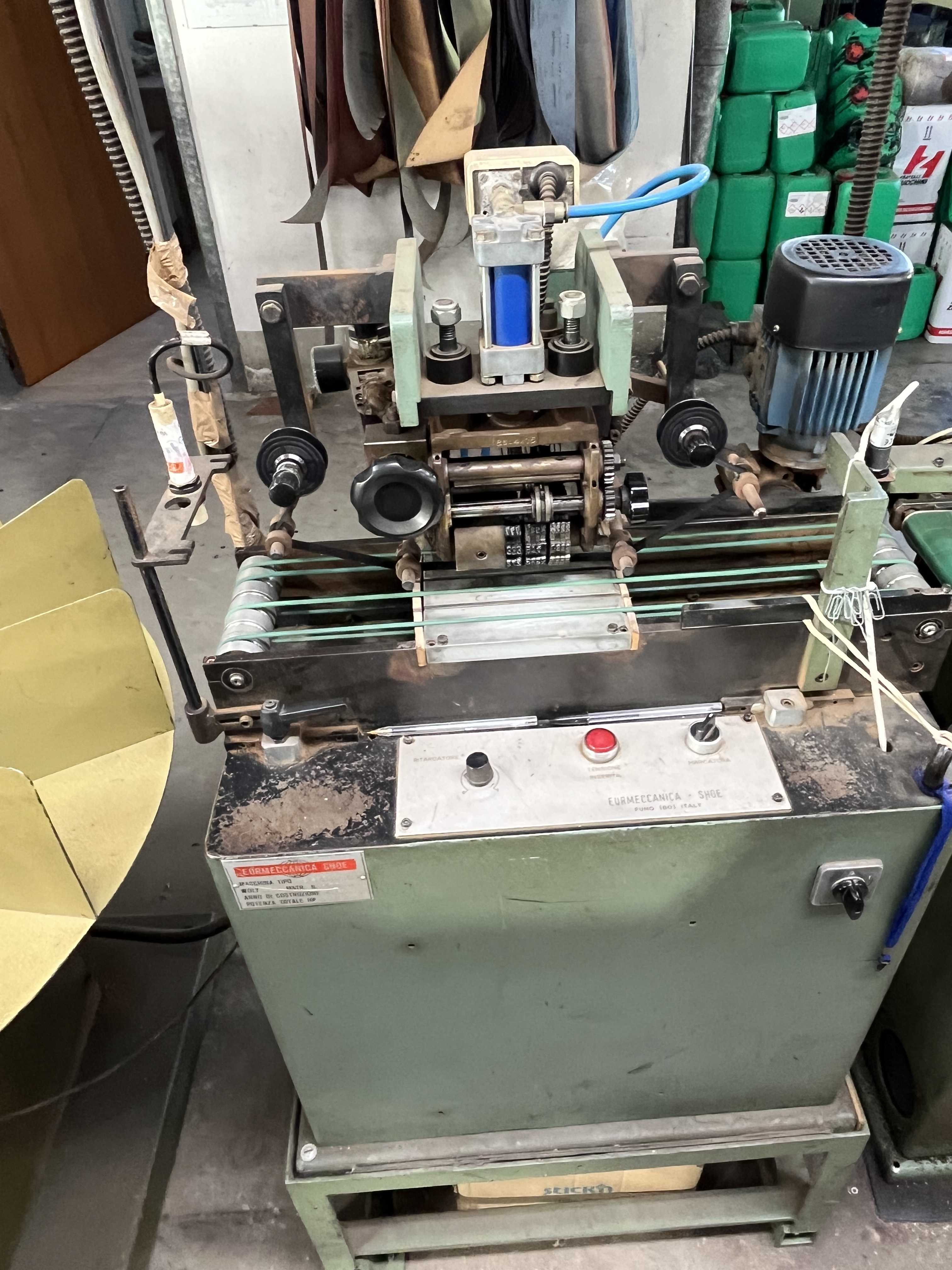 Lavorazione pelli e cuoio in vendita