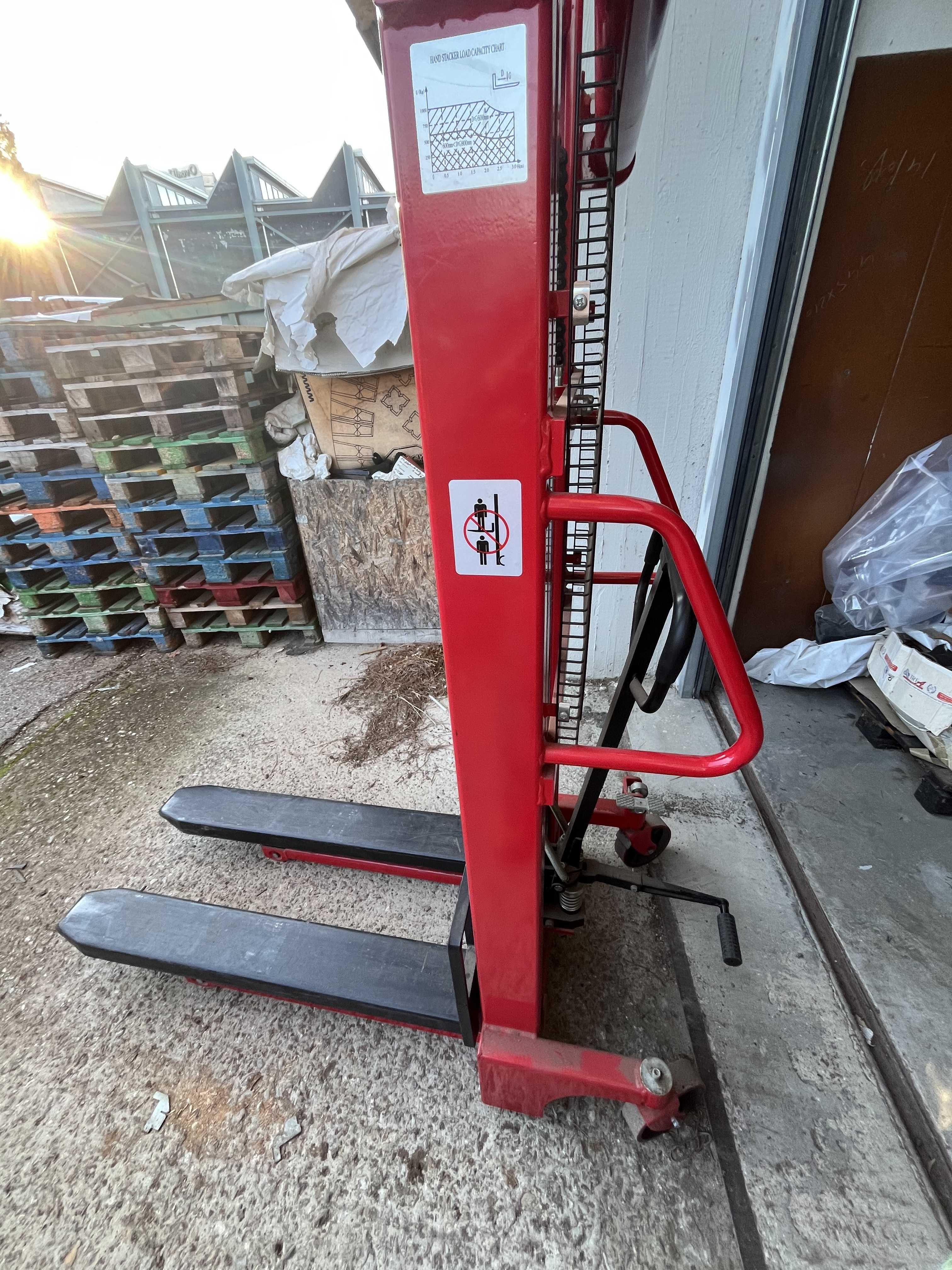 Carrello elevatore manuale – 1000 kg a 2500 mm in vendita - foto 10