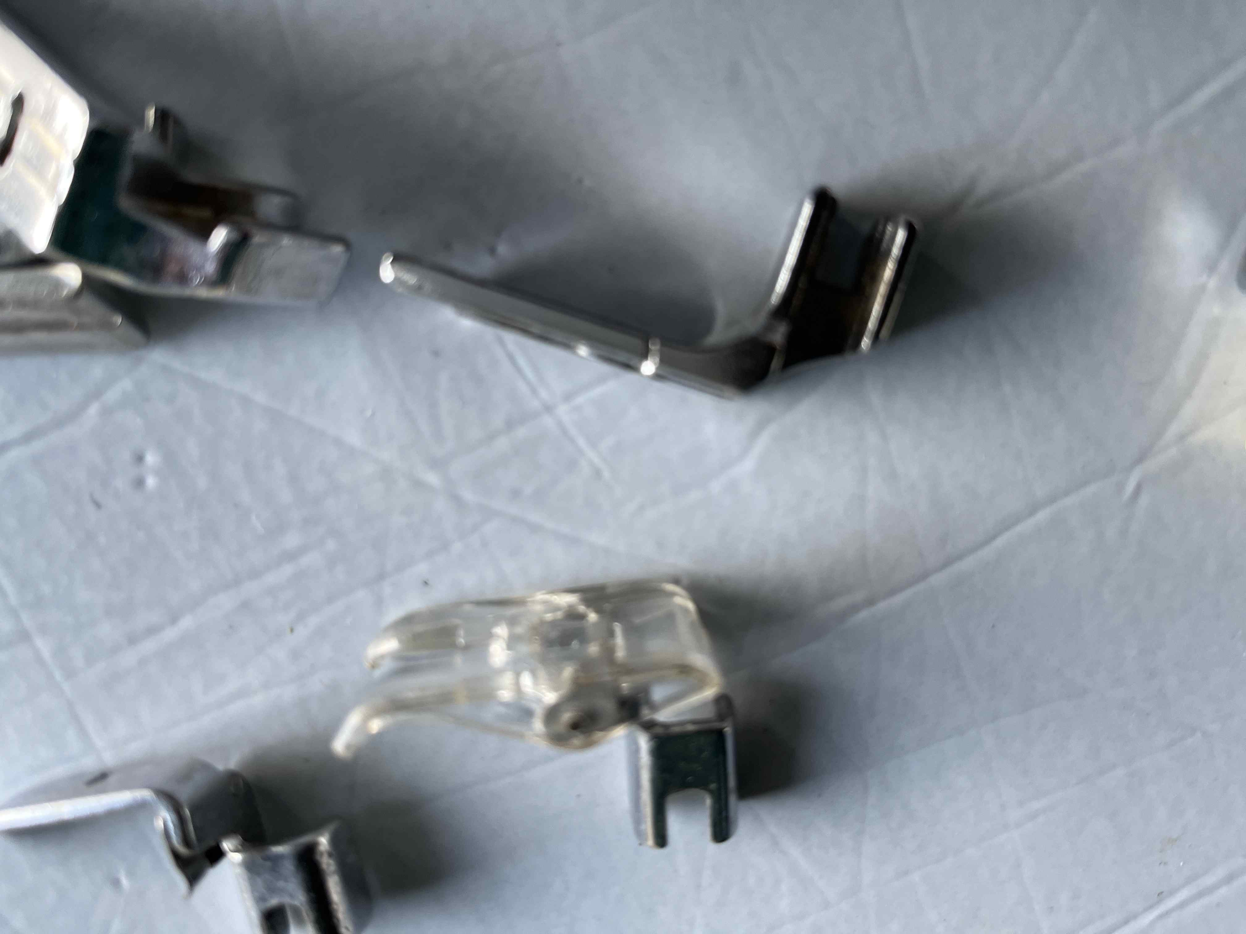 10 piedini per macchine da cucire zig zag Refrey in vendita - foto 2