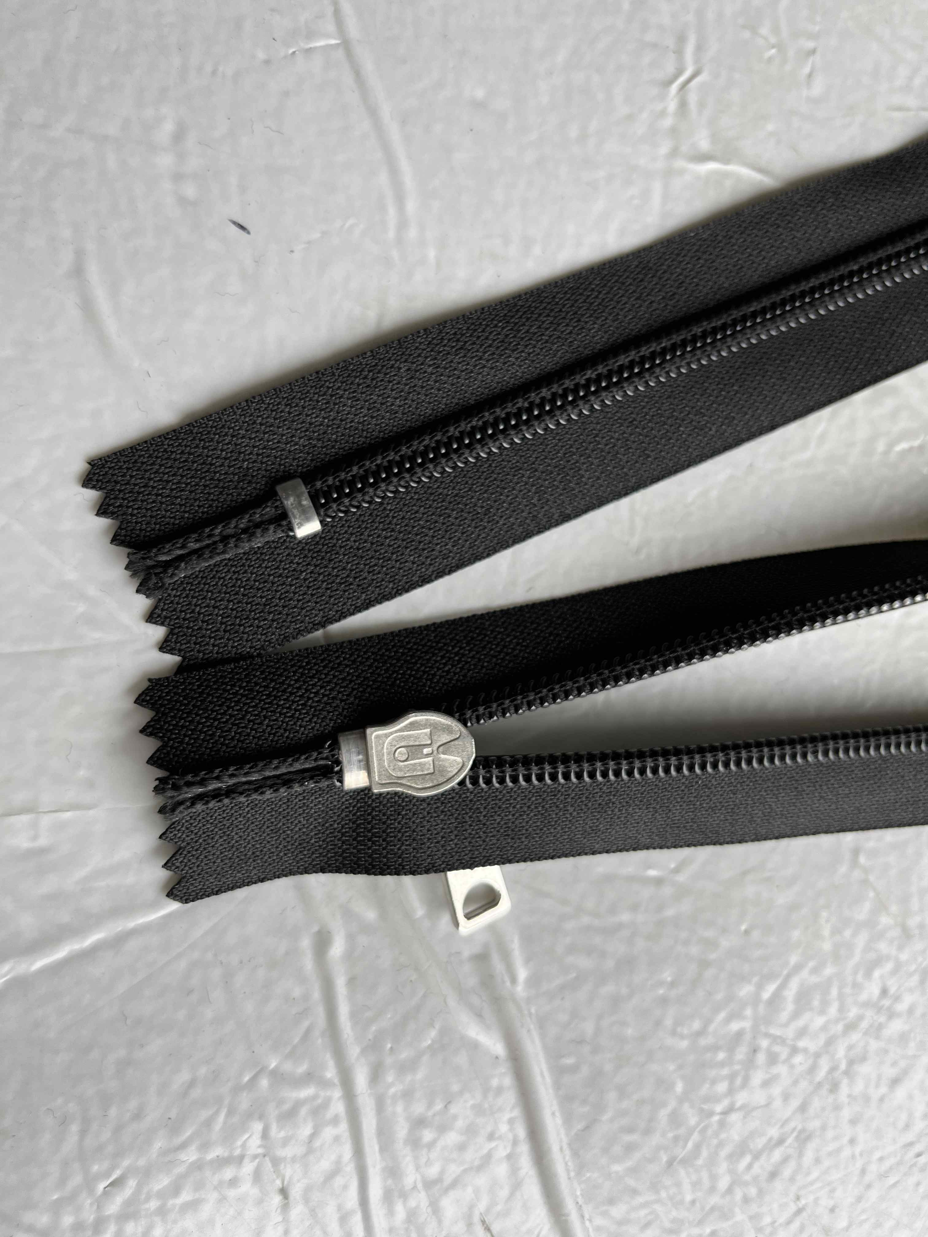 stock Cerniere lampo in metallo da 25 cm colore nero  in vendita - foto 9