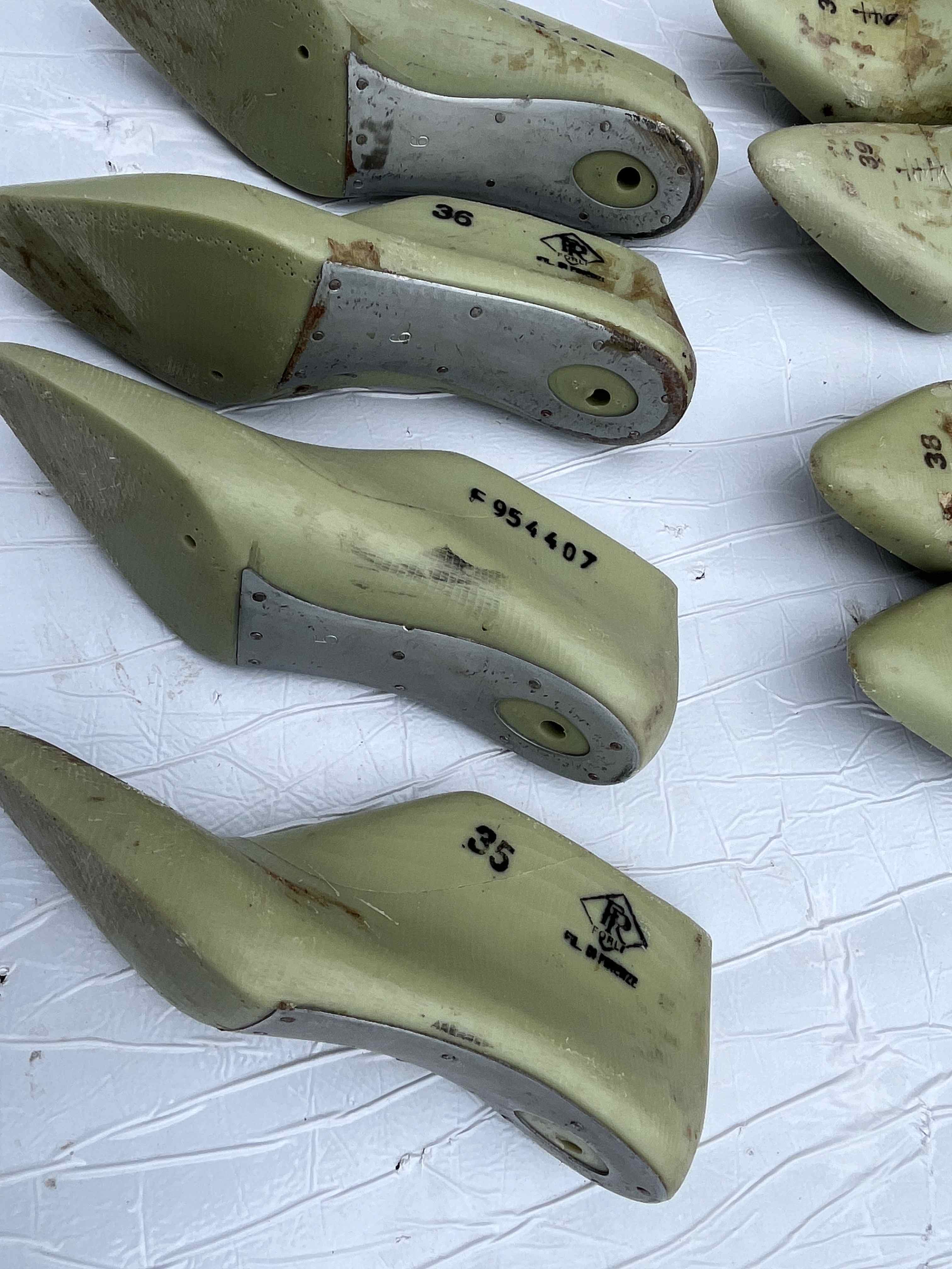 Forme calzolaio dècolletè punta sfilata dal 35 al 40 in vendita - foto 8