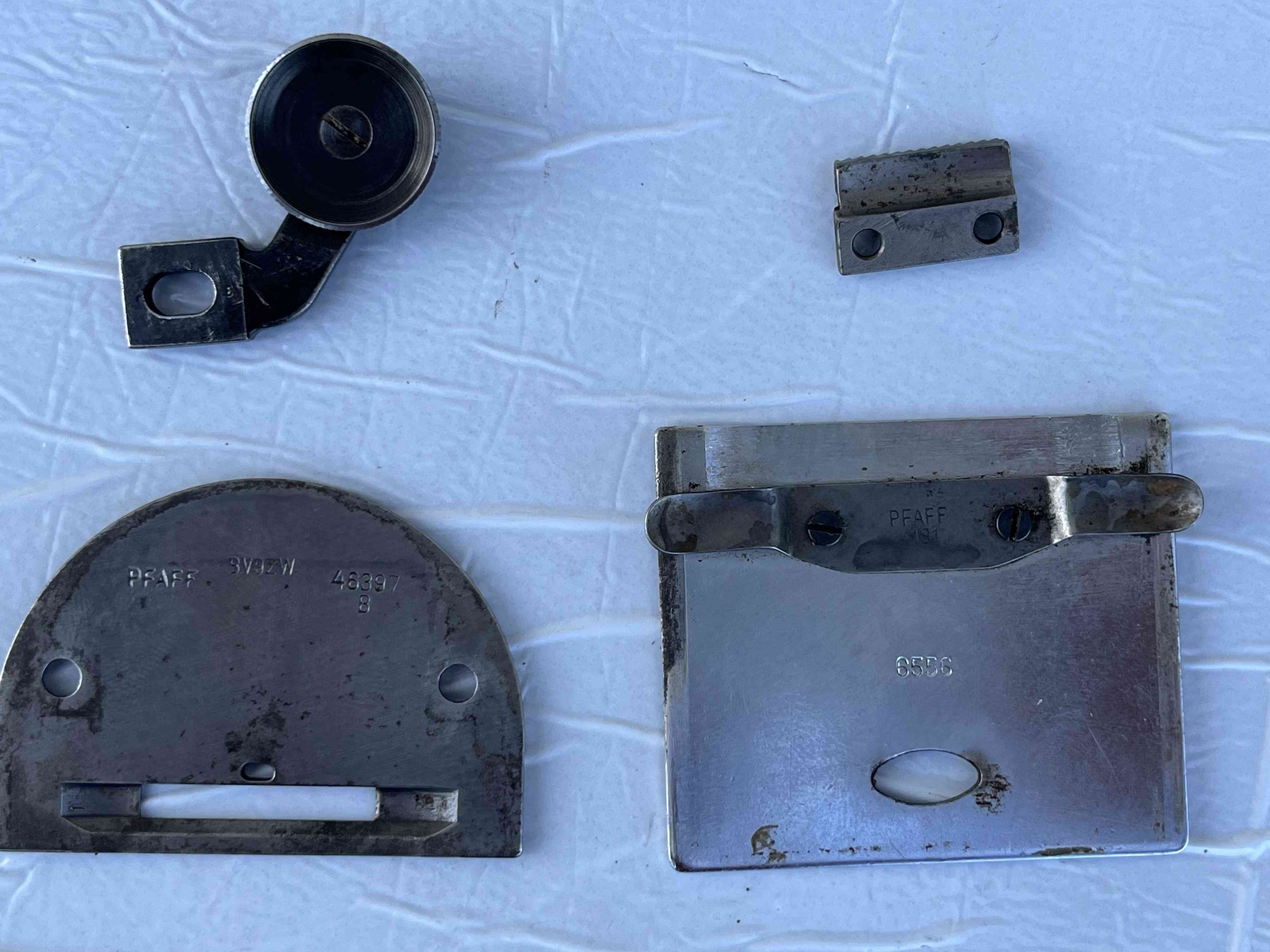 PFAFF Kit placche, griffa e rotella  in vendita - foto 2