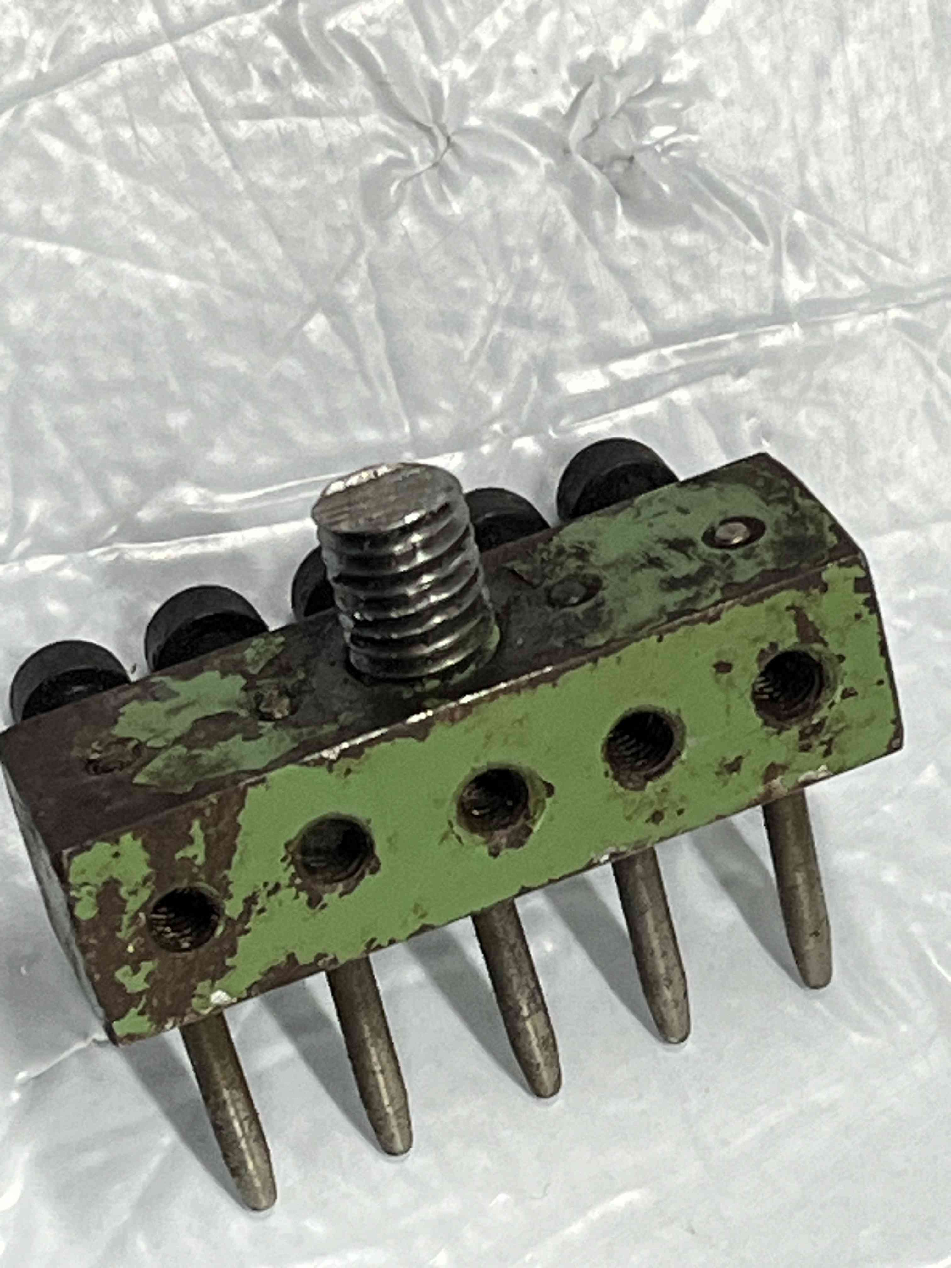 Punch Brass a 5 posti per foratura cuoio in vendita - foto 4