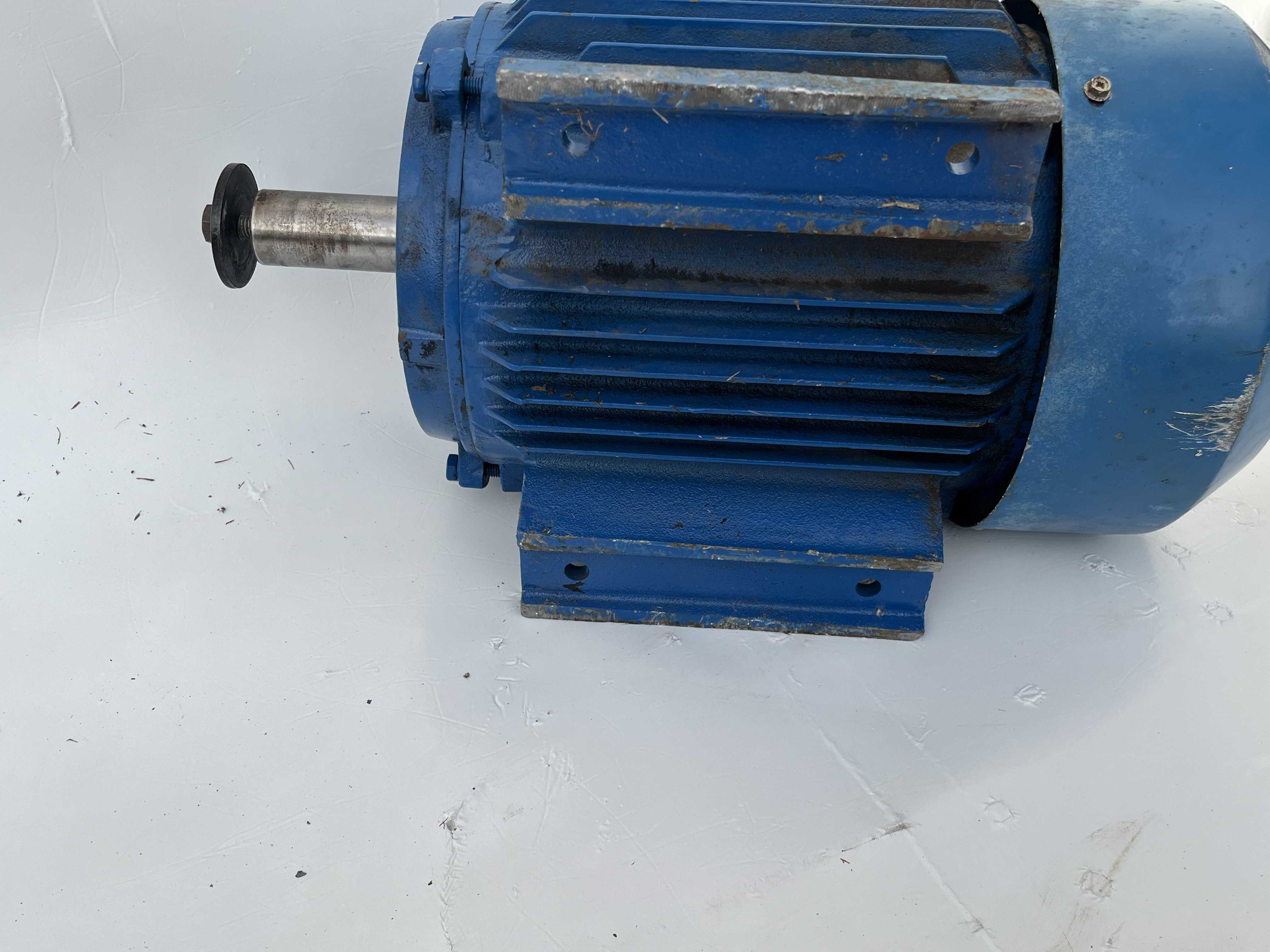 Motore trifase industriale da 5,5 kW IP55 in vendita - foto 2