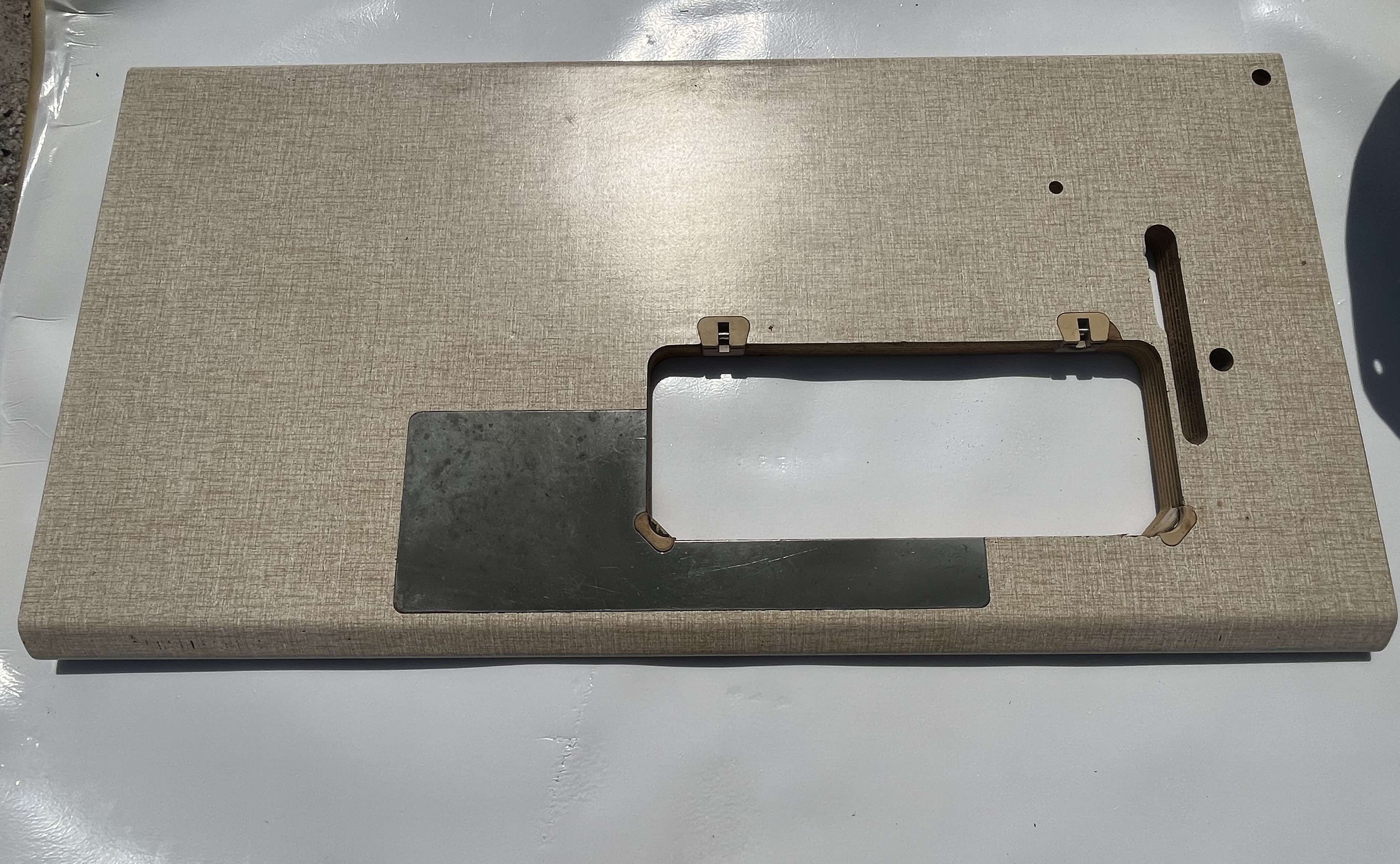 Tavola rinforzata per macchina da cucire Triplice  in vendita - foto 1