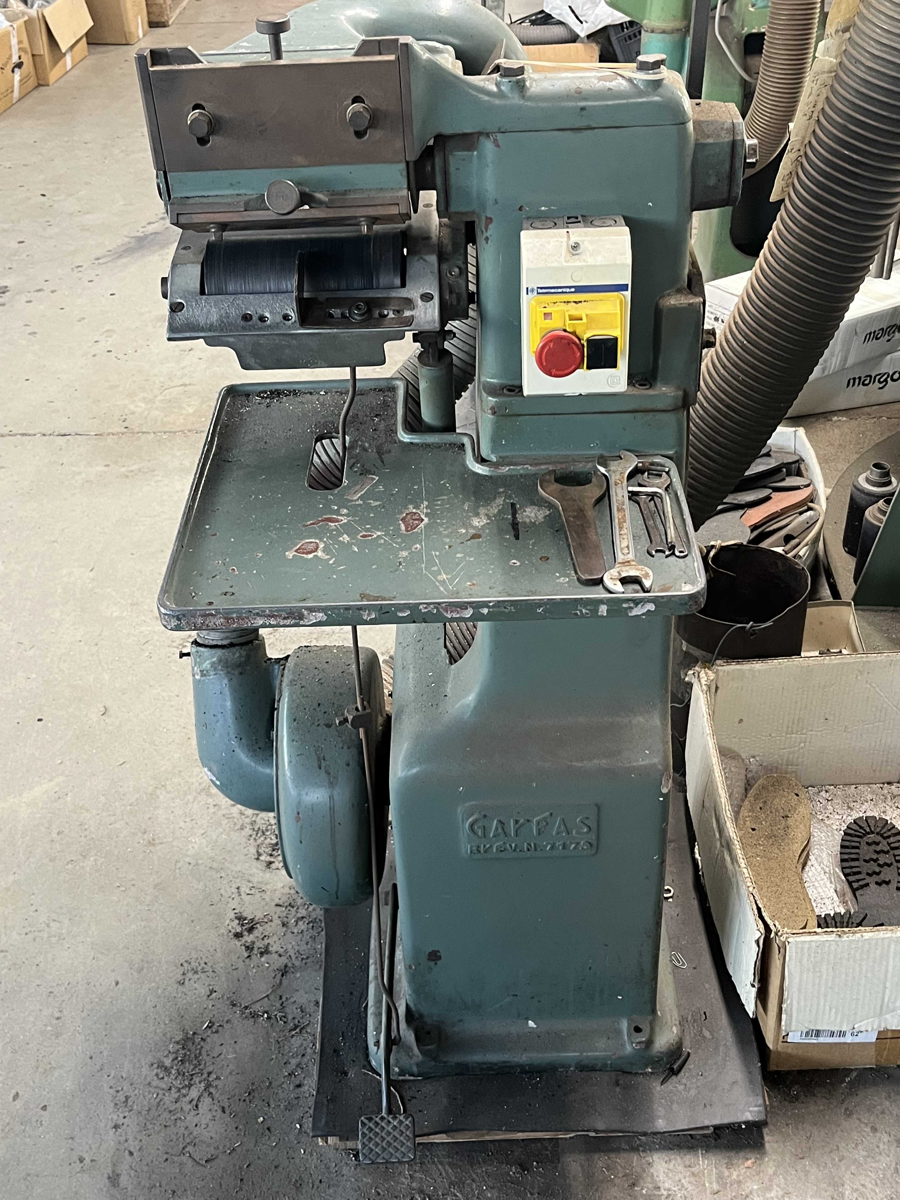 Lavorazione pelli e cuoio in vendita