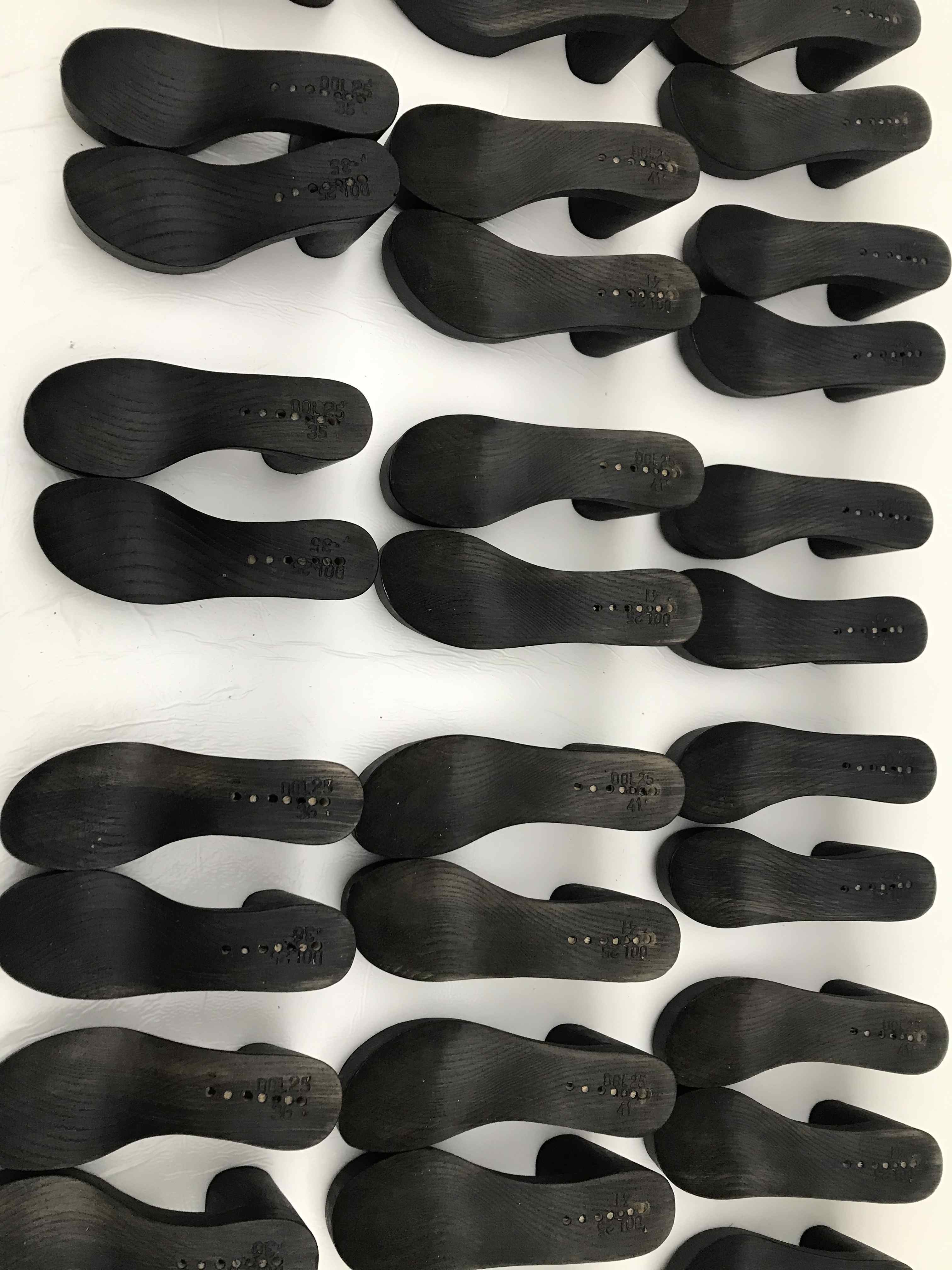 Stock fondi zoccoli donna bambino – KG. 150 in vendita - foto 3