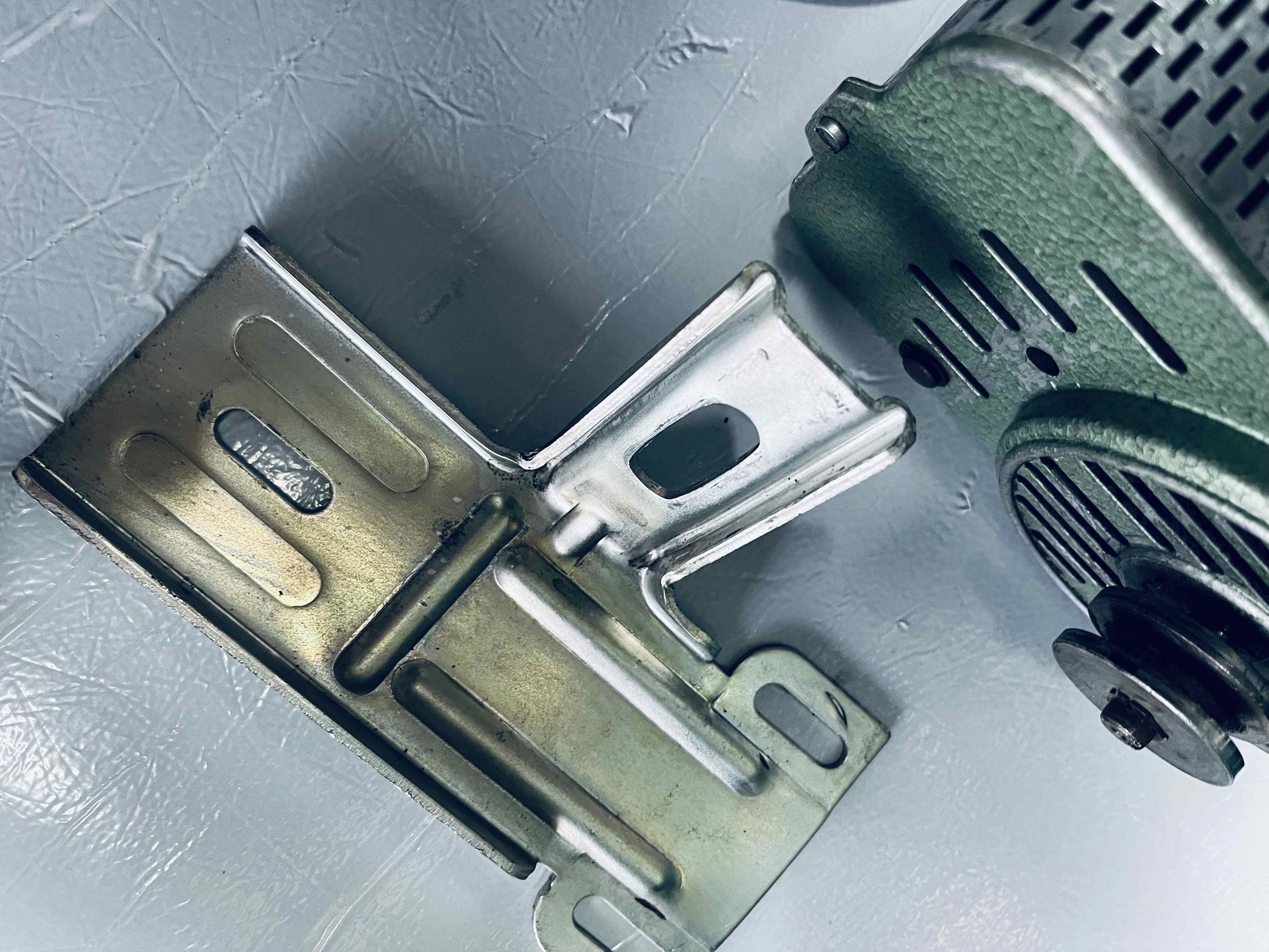 F66 Moretti tipo AV  motore macchina Cucire 220 in vendita - foto 2