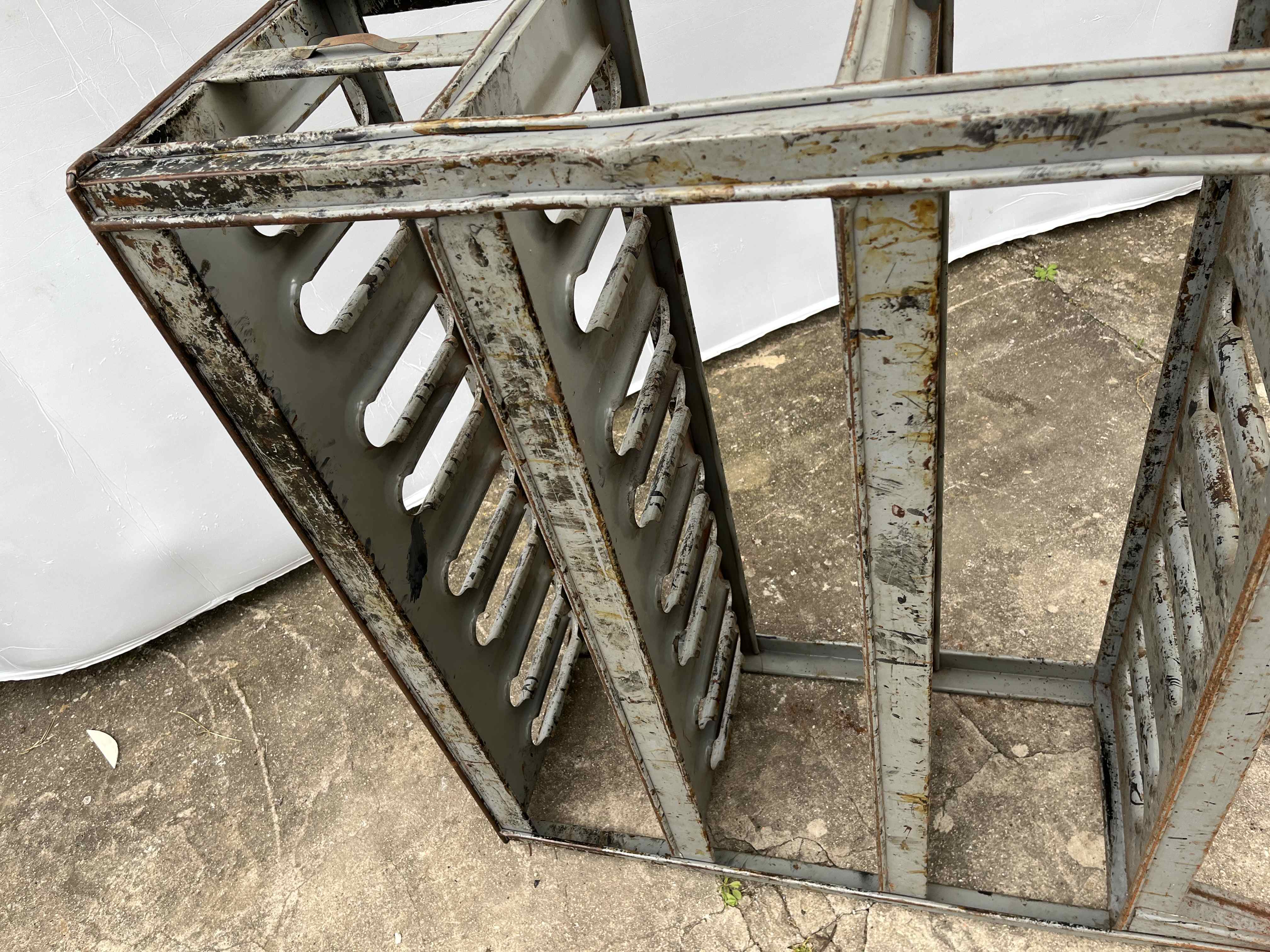 Carrello con incavi per lavorazione calzature  in vendita - foto 6