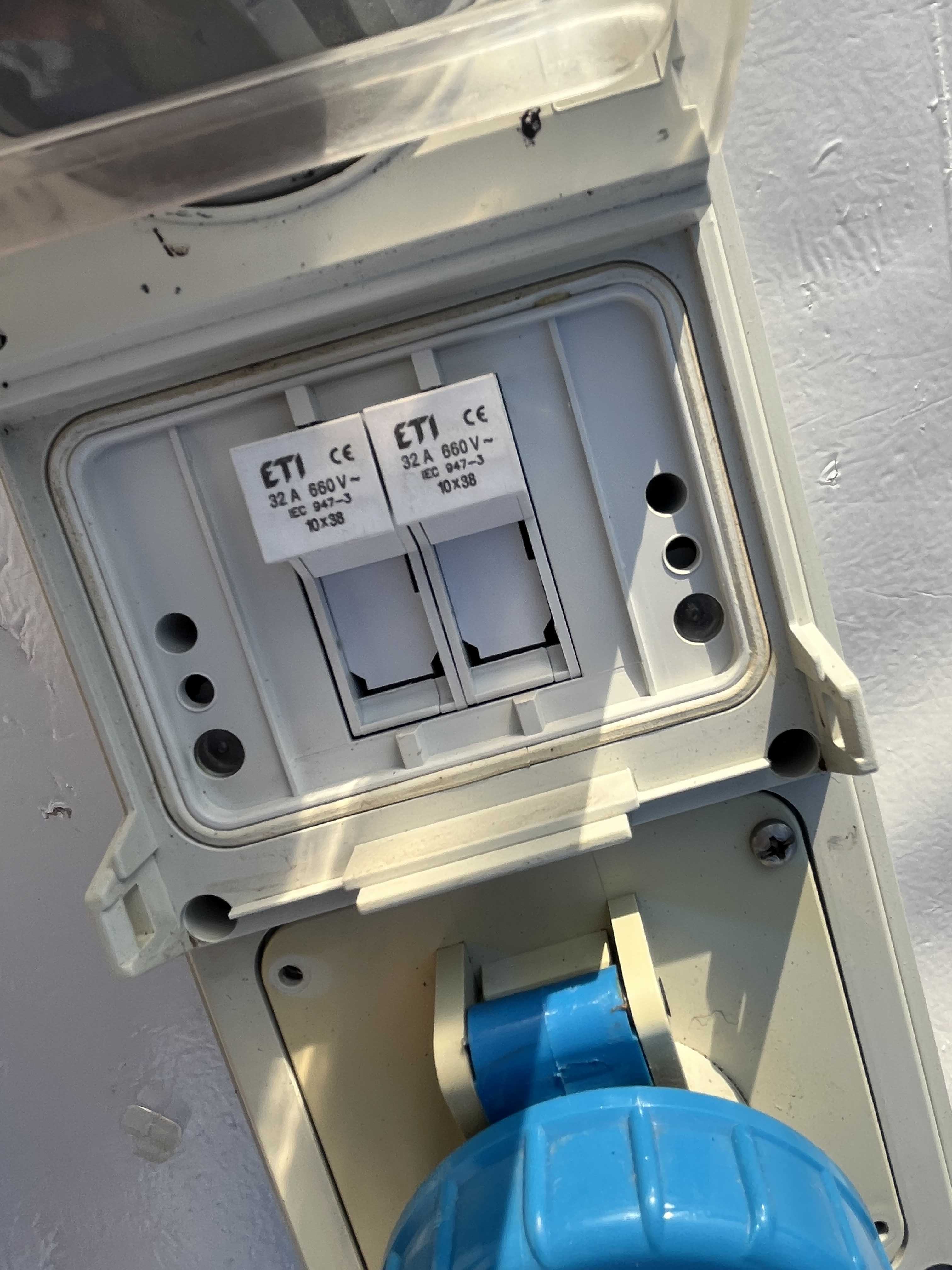 Presa Interbloccata CEE Palazzoli 2P+T 32A 230V in vendita - foto 4