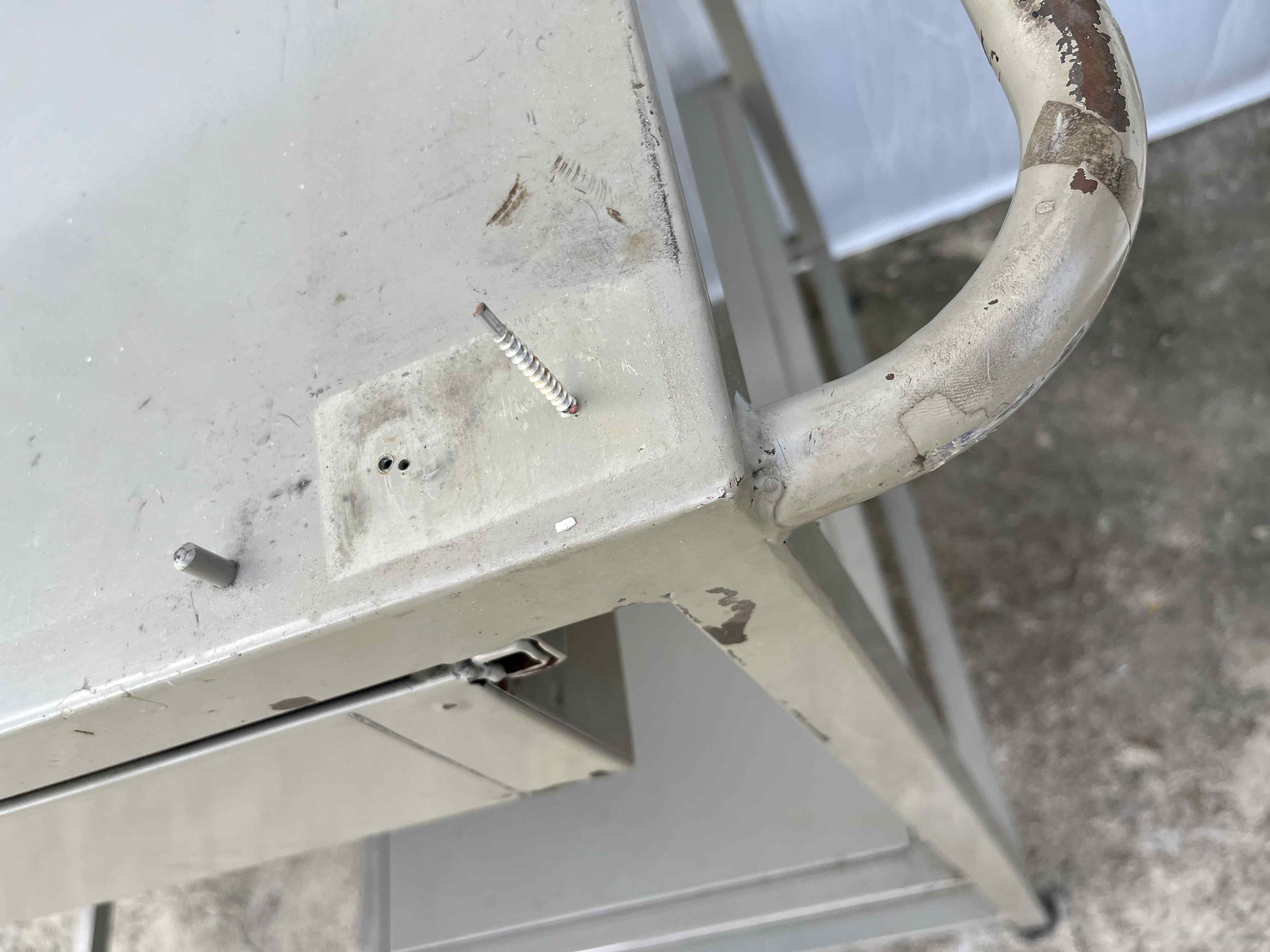 Tavolo di taglio pelle e tessuti in vendita - foto 5