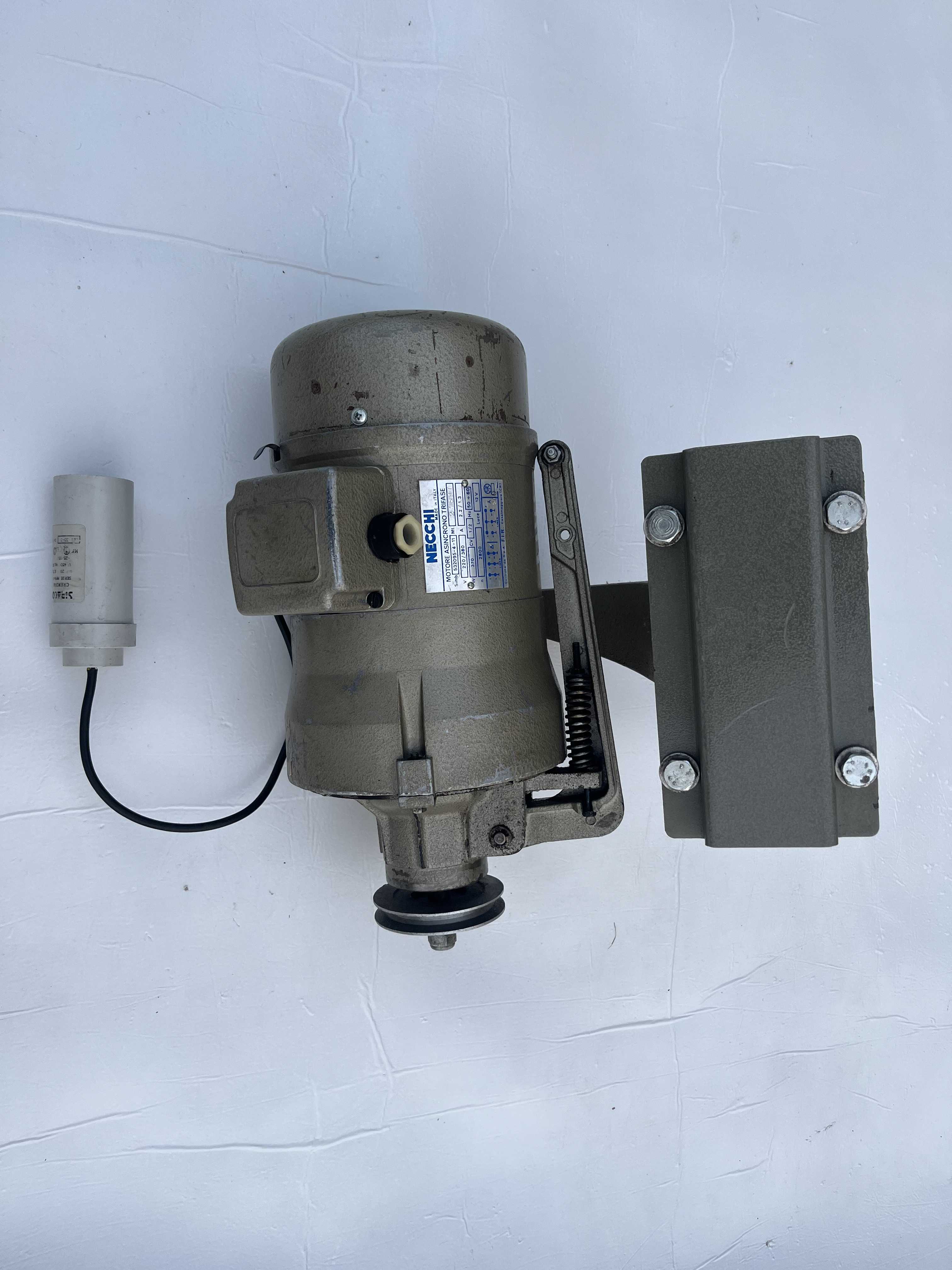 F44 NECCHI Motore macchina da Cucire 2800 giri  in vendita - foto 1