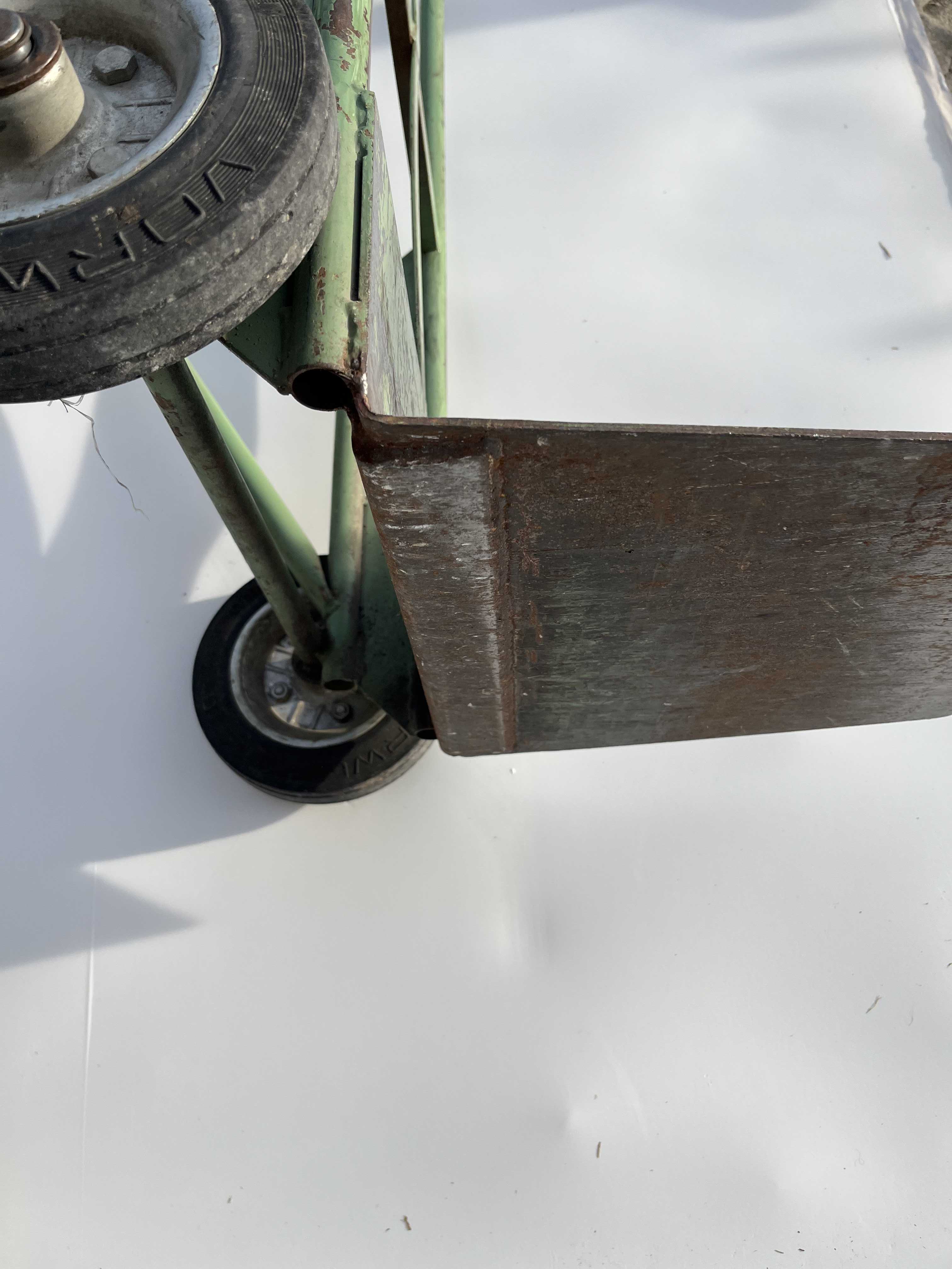 A11 Carrello a 3 ruote regolabile per mercato – Kg 500 in vendita - foto 8