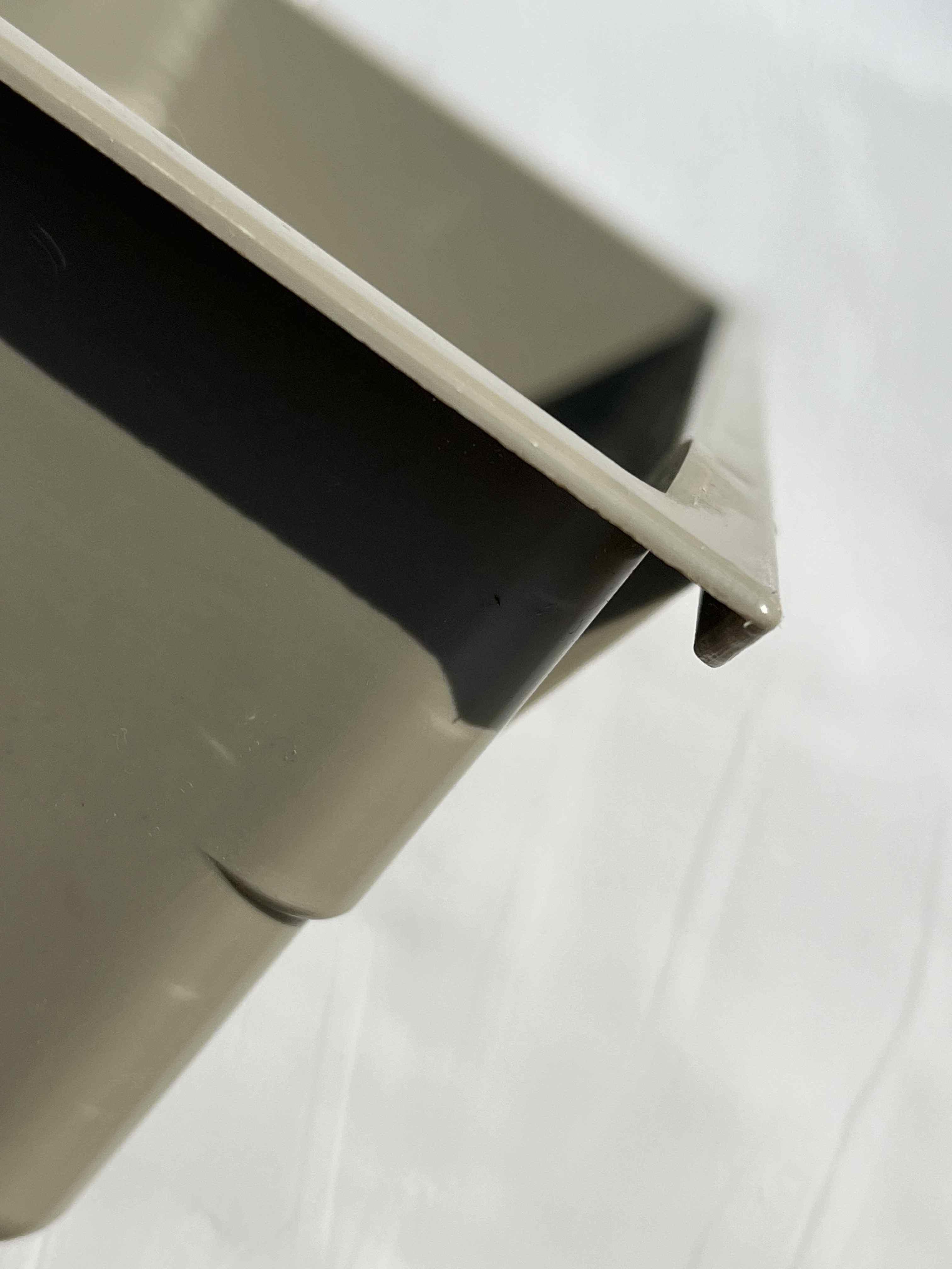 Cassetto plastica per macchina da cucire industriale in vendita - foto 9