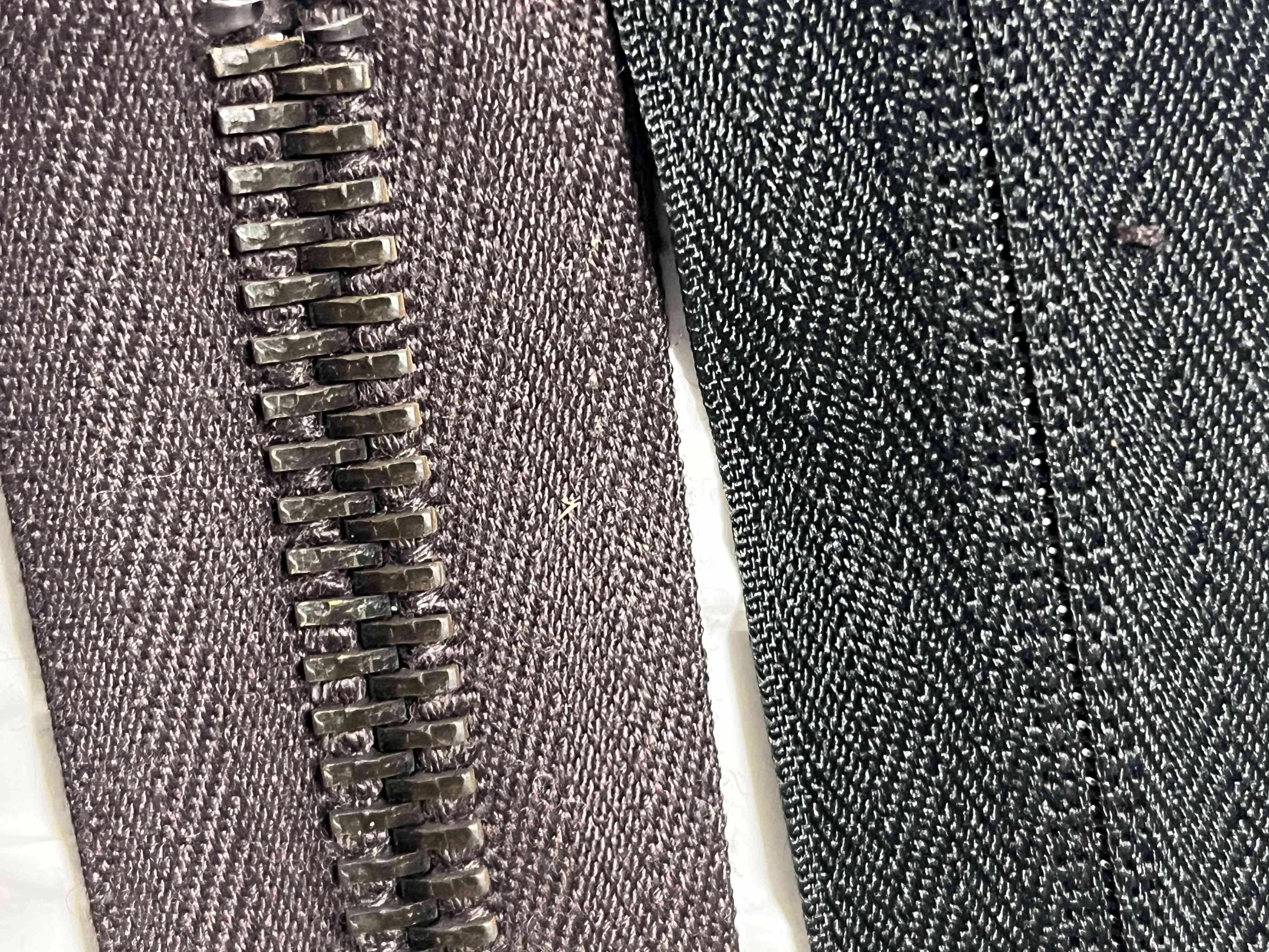 Stock cerniere zip colori vari - Pezzi 2.000 in vendita - foto 13