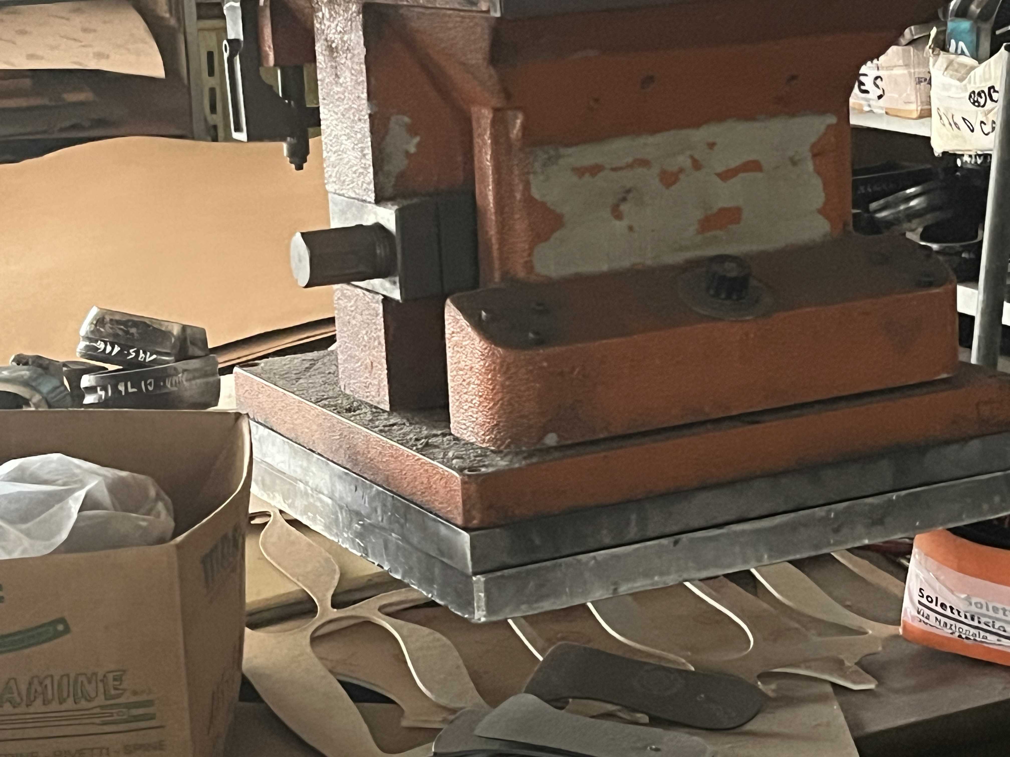 ATOM G888 Trancia a carrello in vendita - foto 6