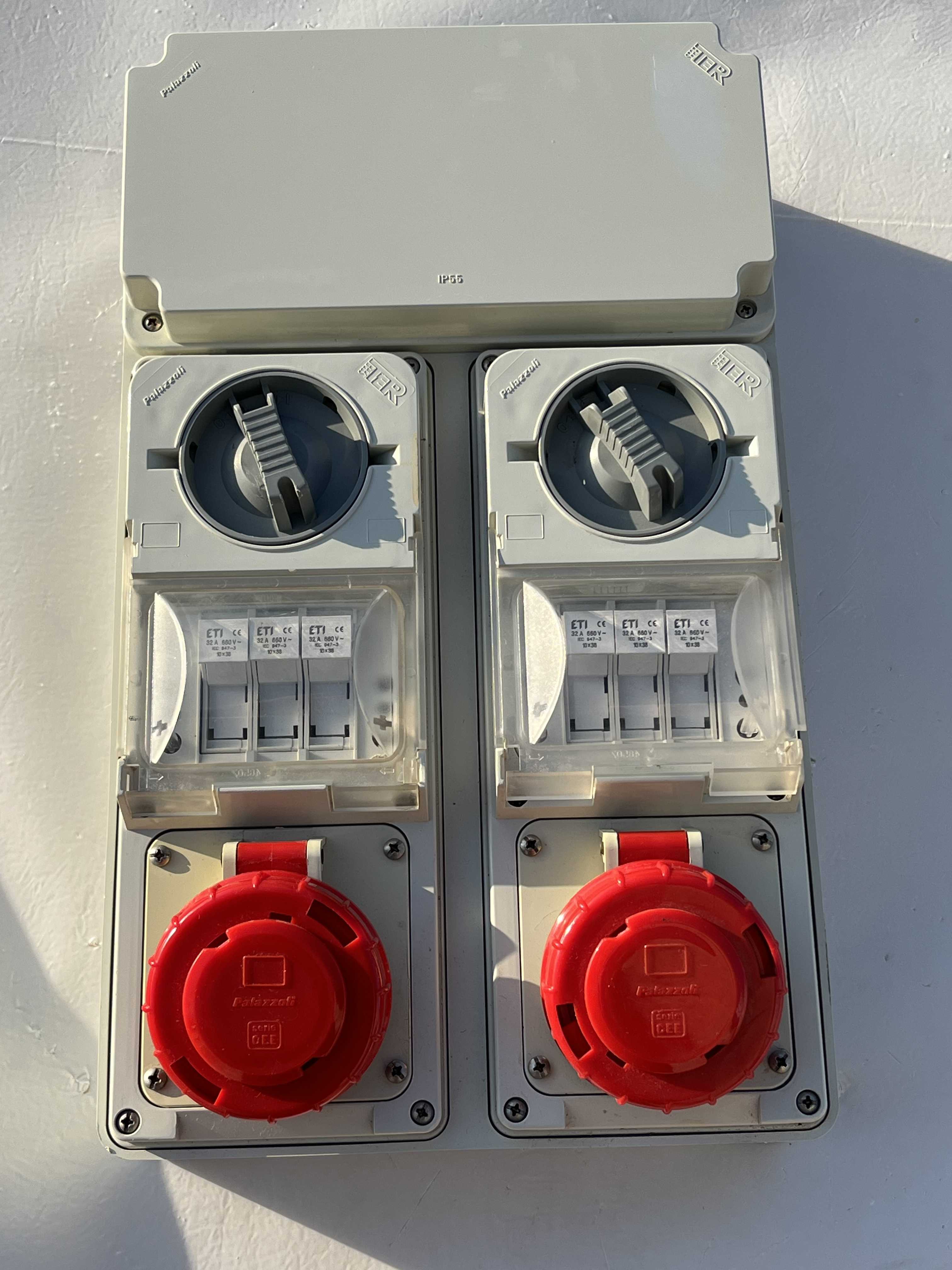 Presa CEE Palazzoli 3P+N+T 32A 400V fusibile in vendita - foto 1