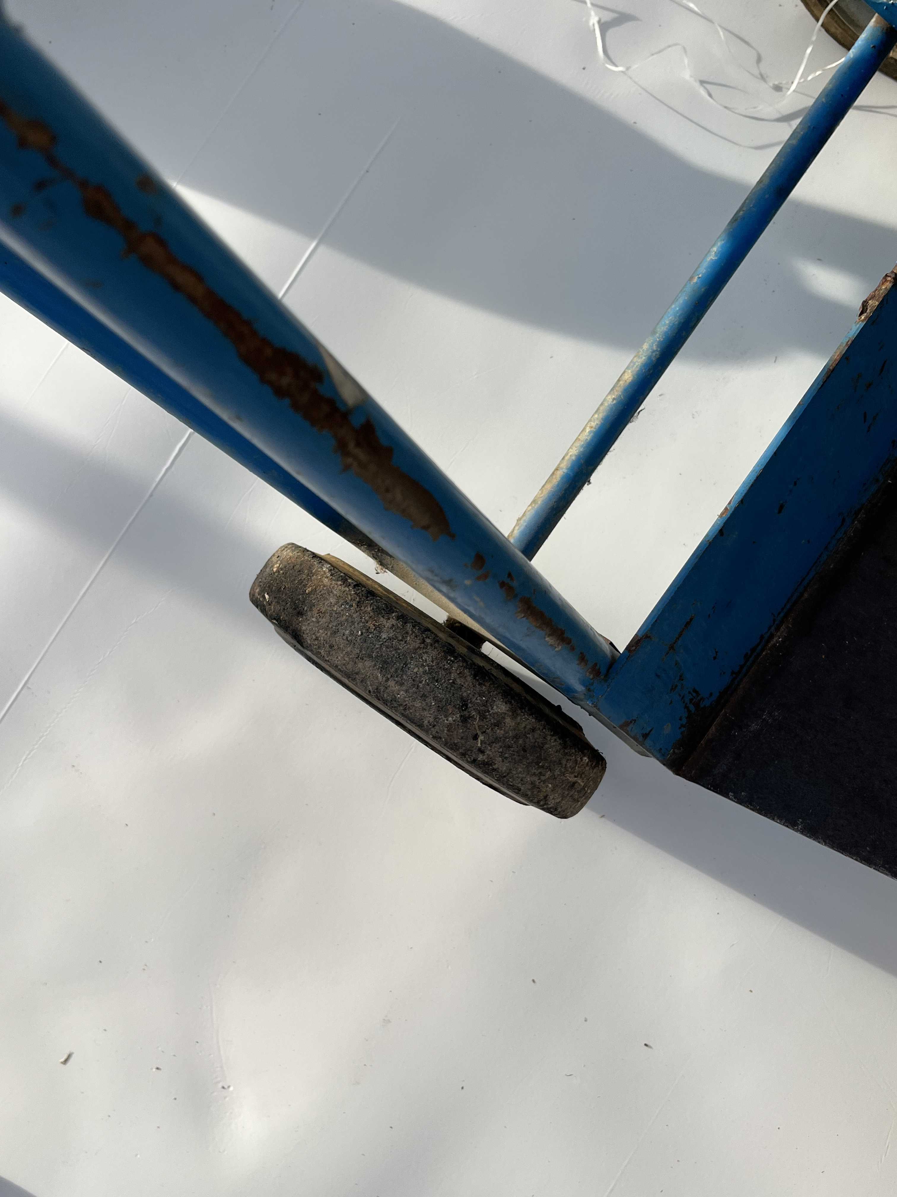 A12 Carrello a 3 ruote regolabile per mercato – Kg 500 in vendita - foto 4