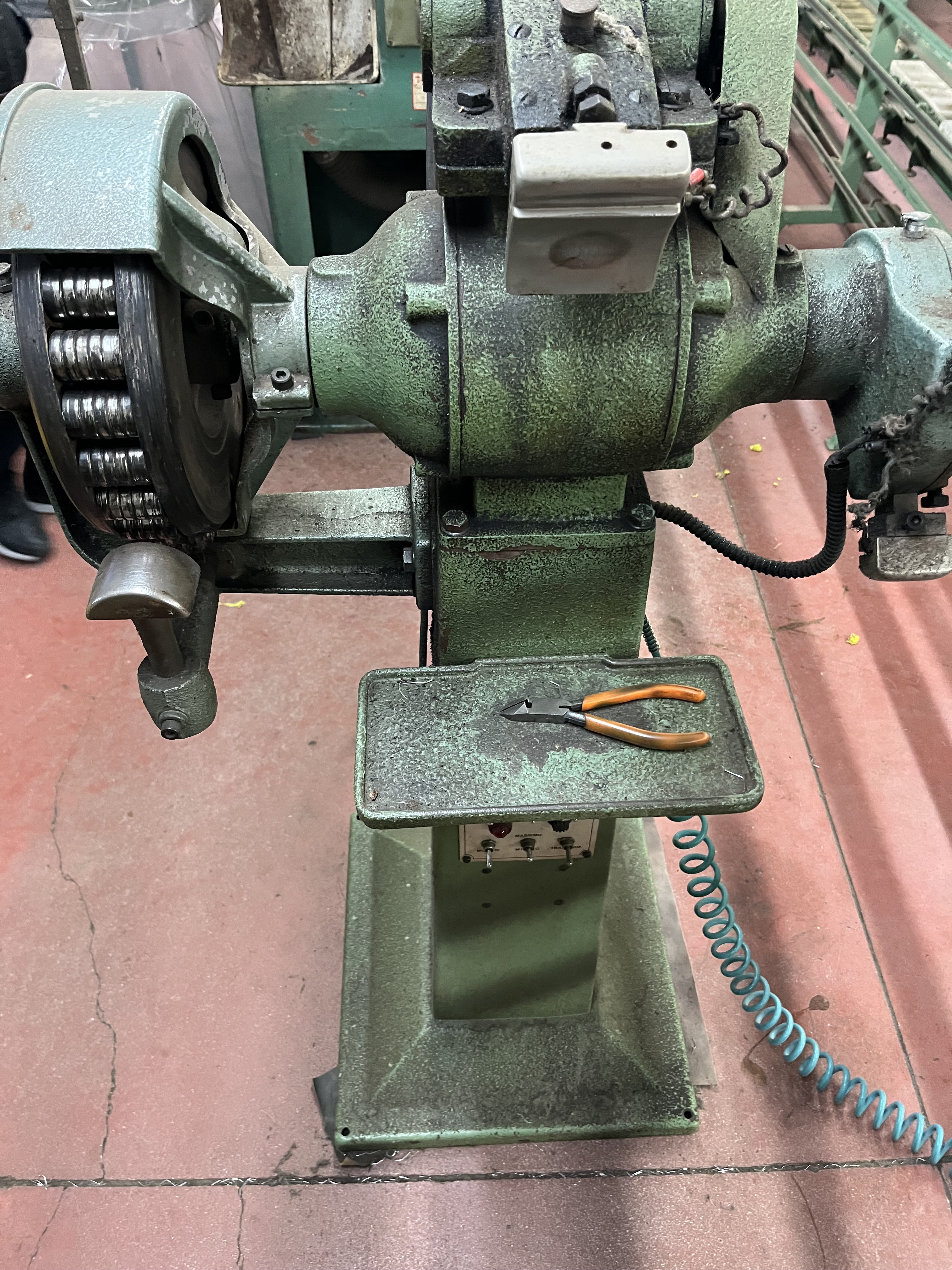 Lavorazione pelli e cuoio in vendita