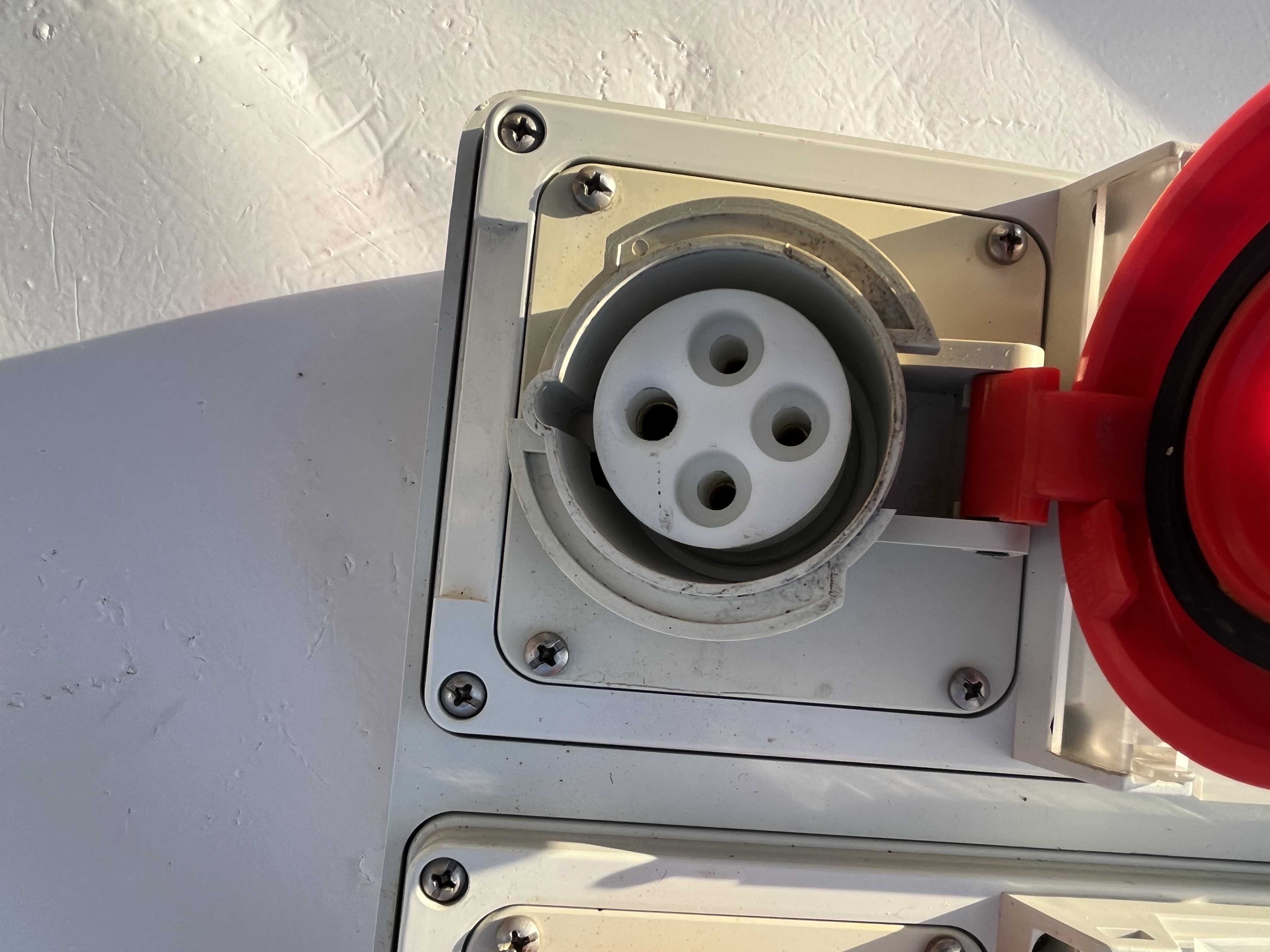 Presa CEE Palazzoli 3P+N+T 32A 400V fusibile in vendita - foto 4