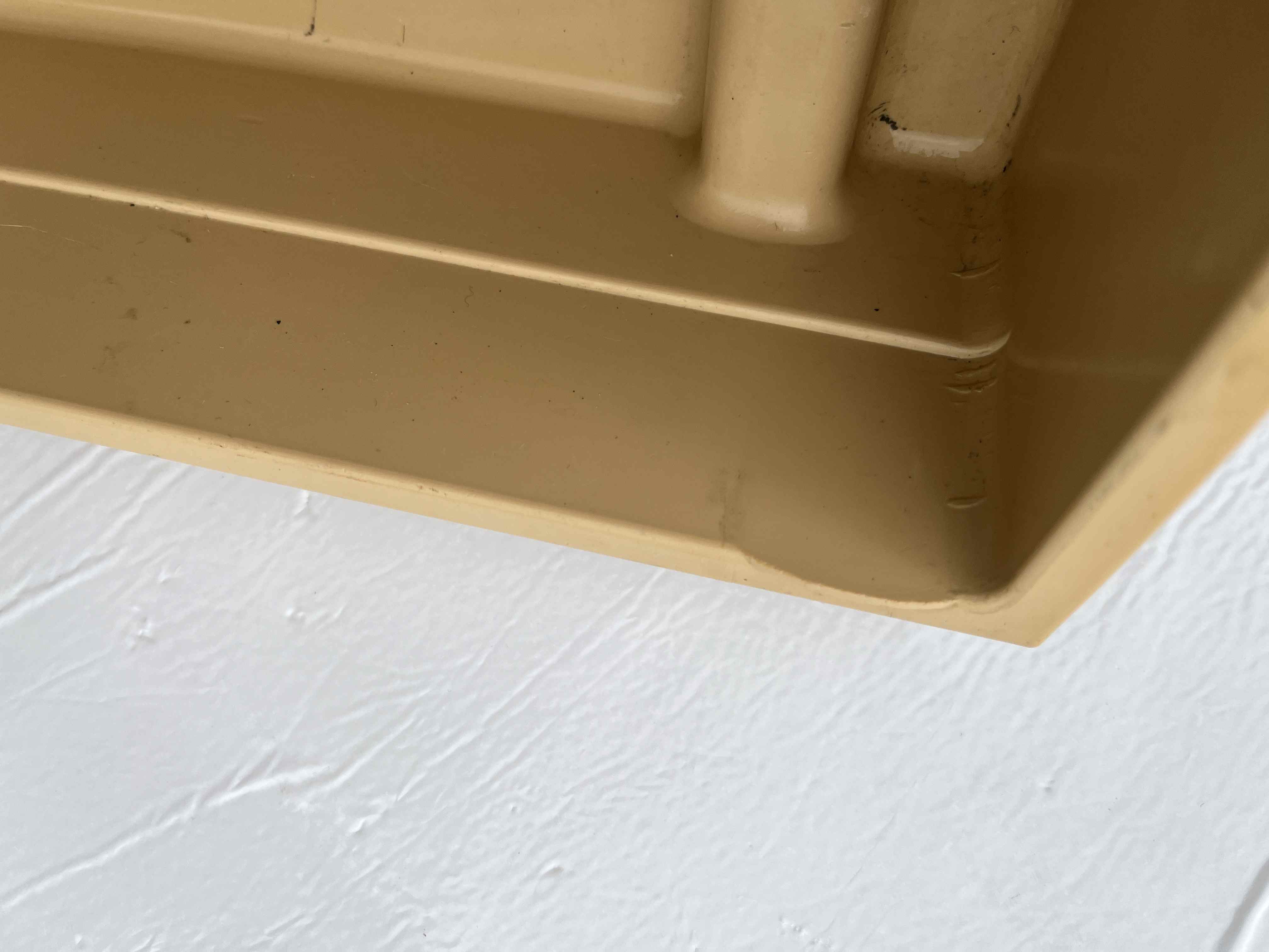Cassetto in plastica per tavolo macchina da cucire  in vendita - foto 6