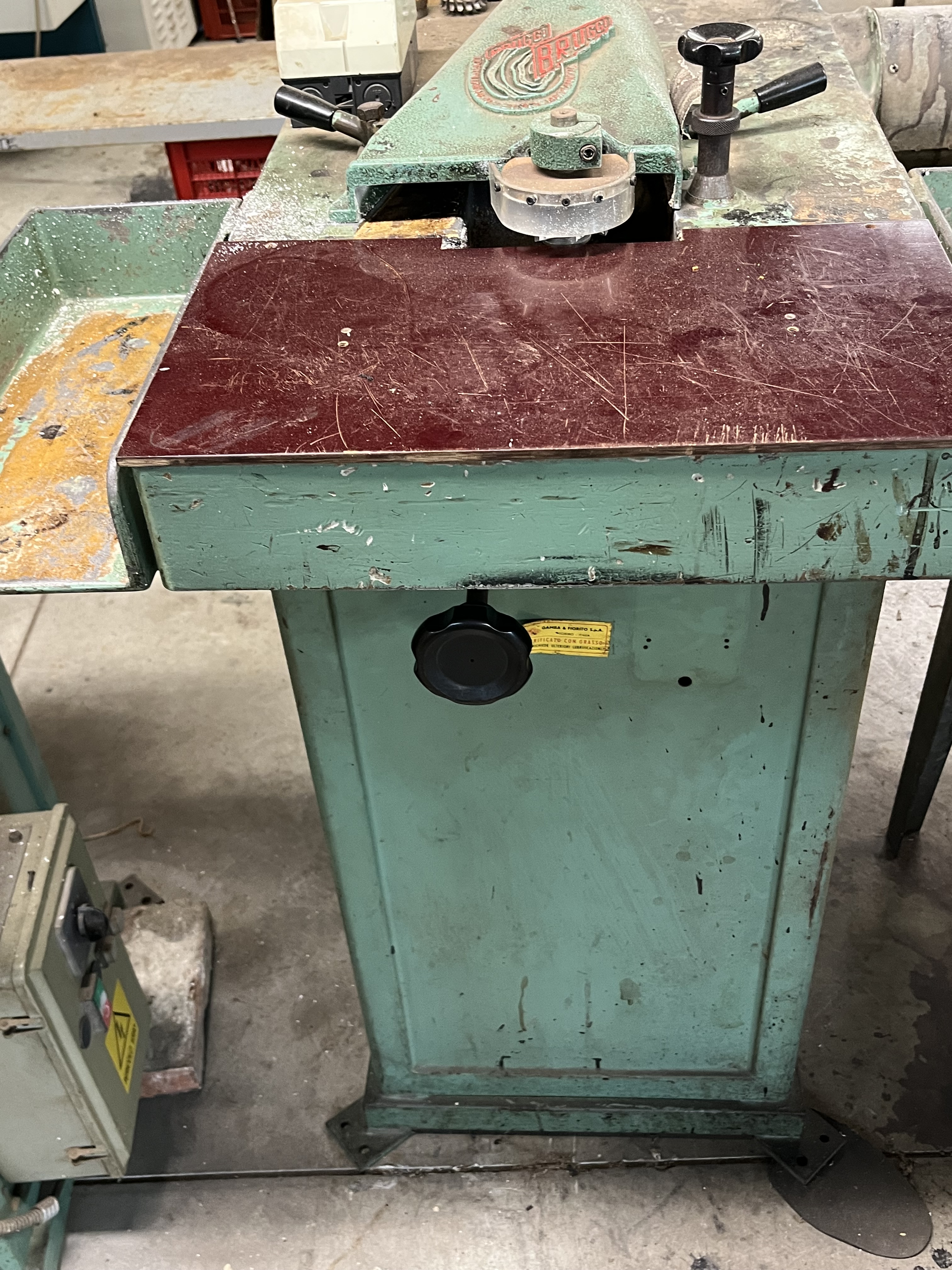 Lavorazione pelli e cuoio in vendita