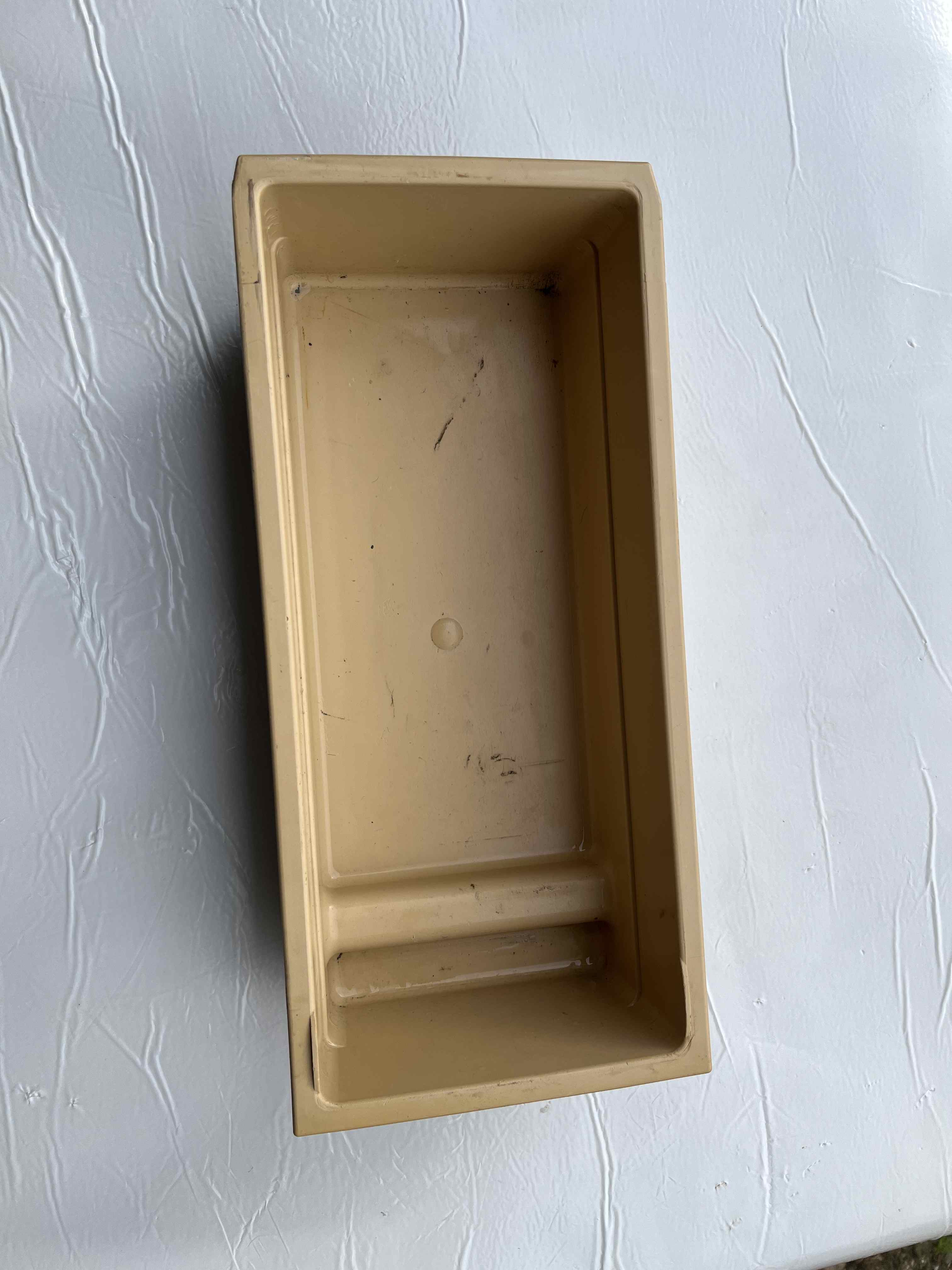 Cassetto in plastica per tavolo macchina da cucire  in vendita - foto 1