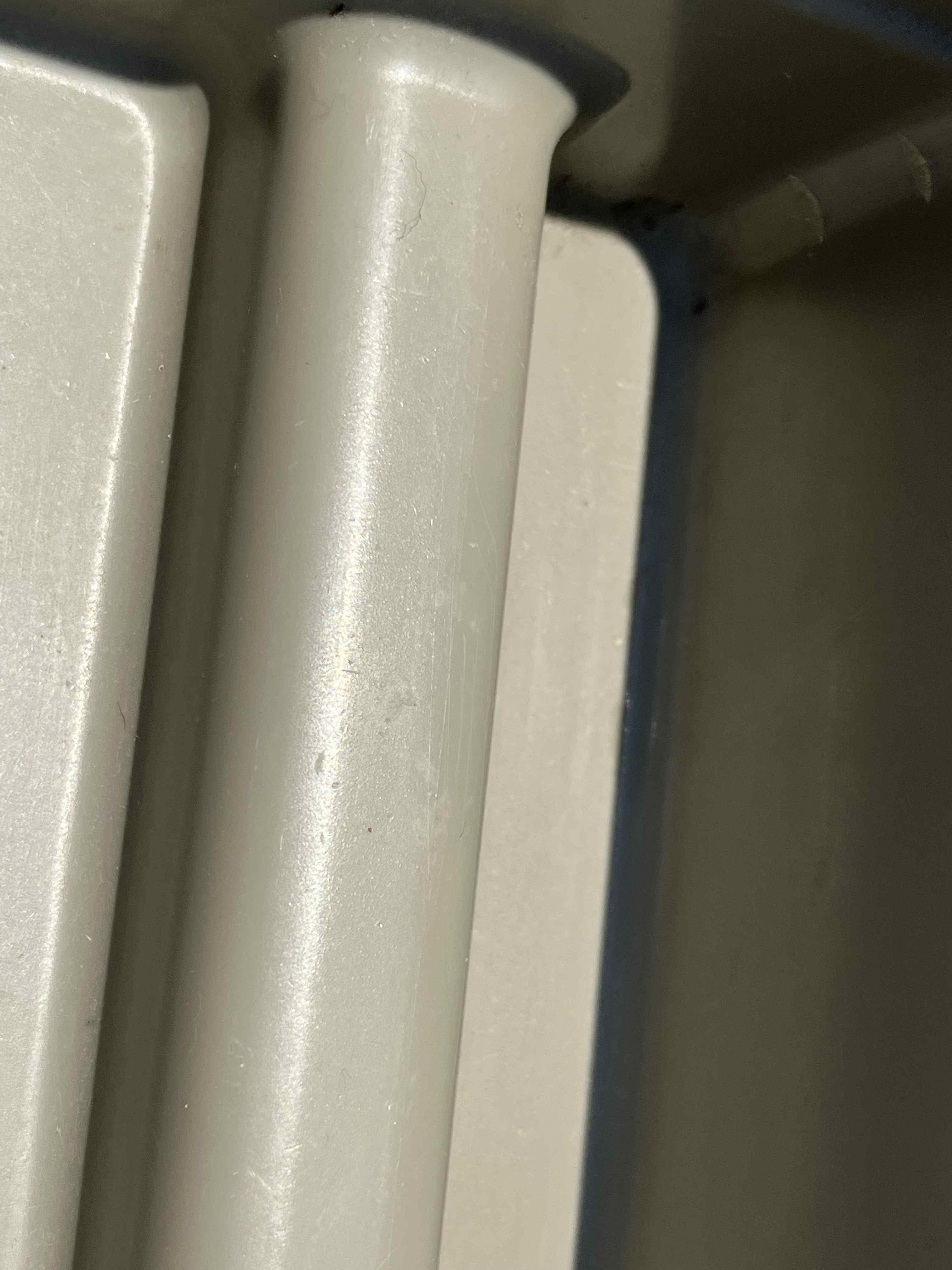 Cassetto plastica per macchina da cucire industriale in vendita - foto 3