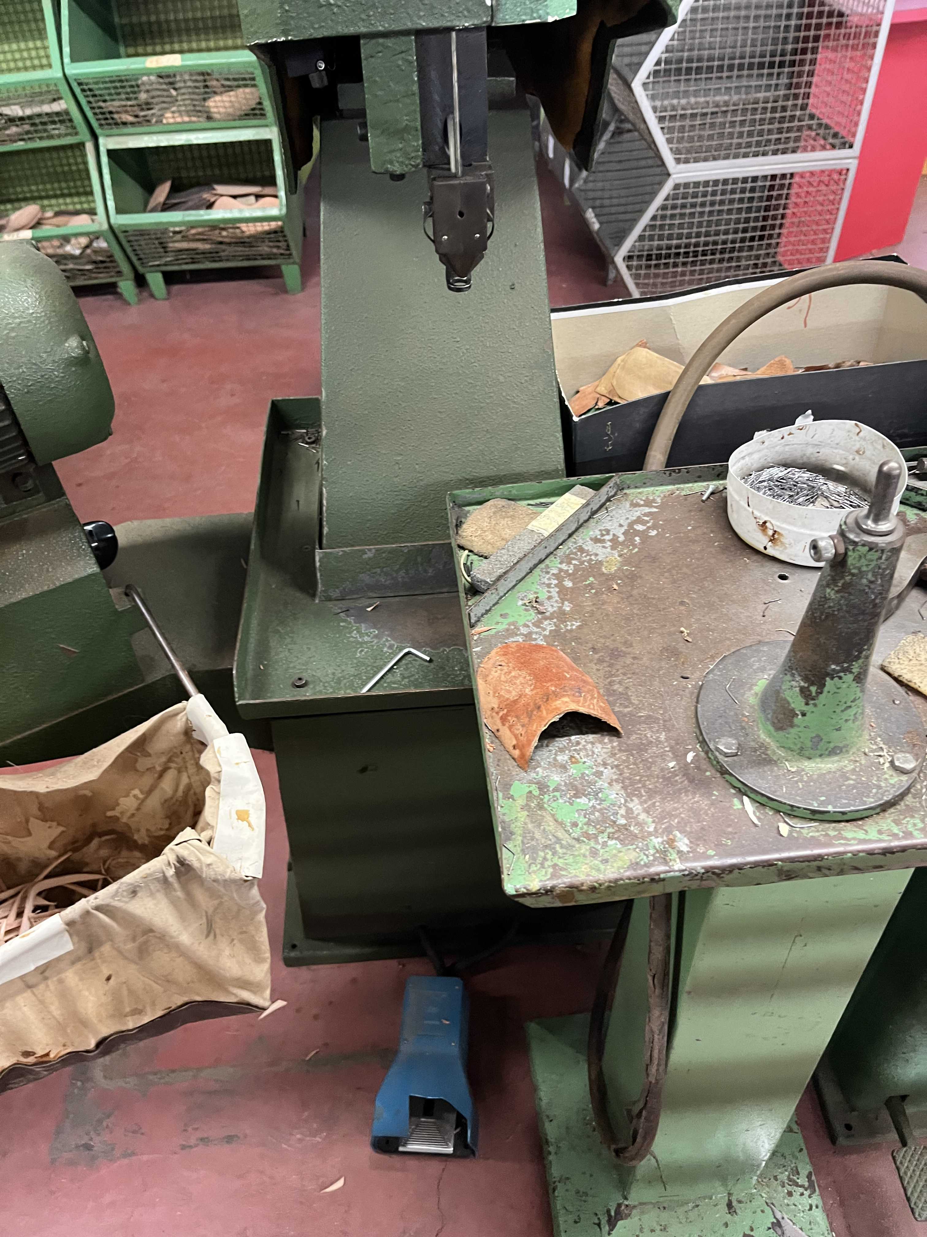 Lavorazione pelli e cuoio in vendita