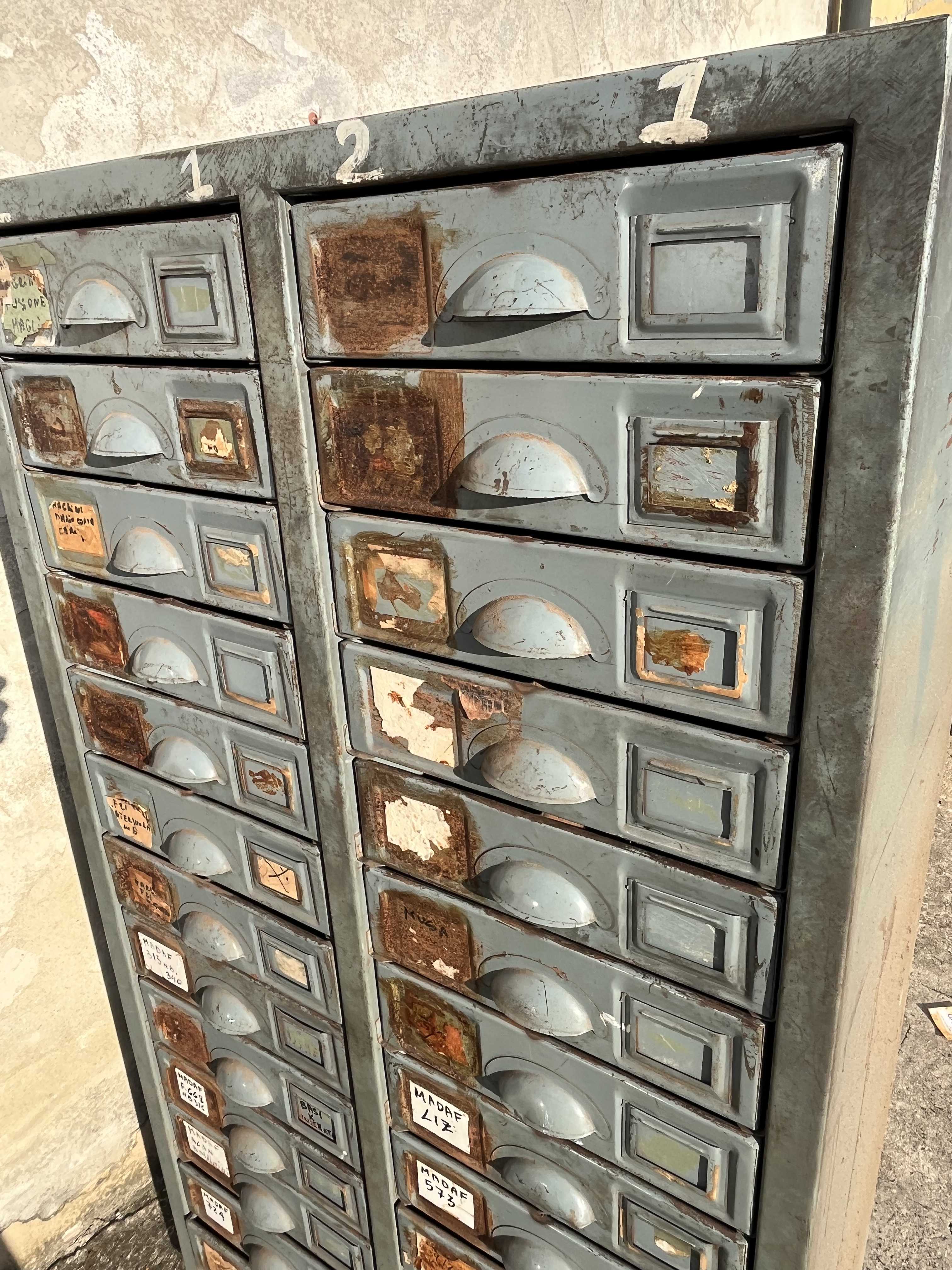 Cassettiere in metallo usate in vendita - foto 1