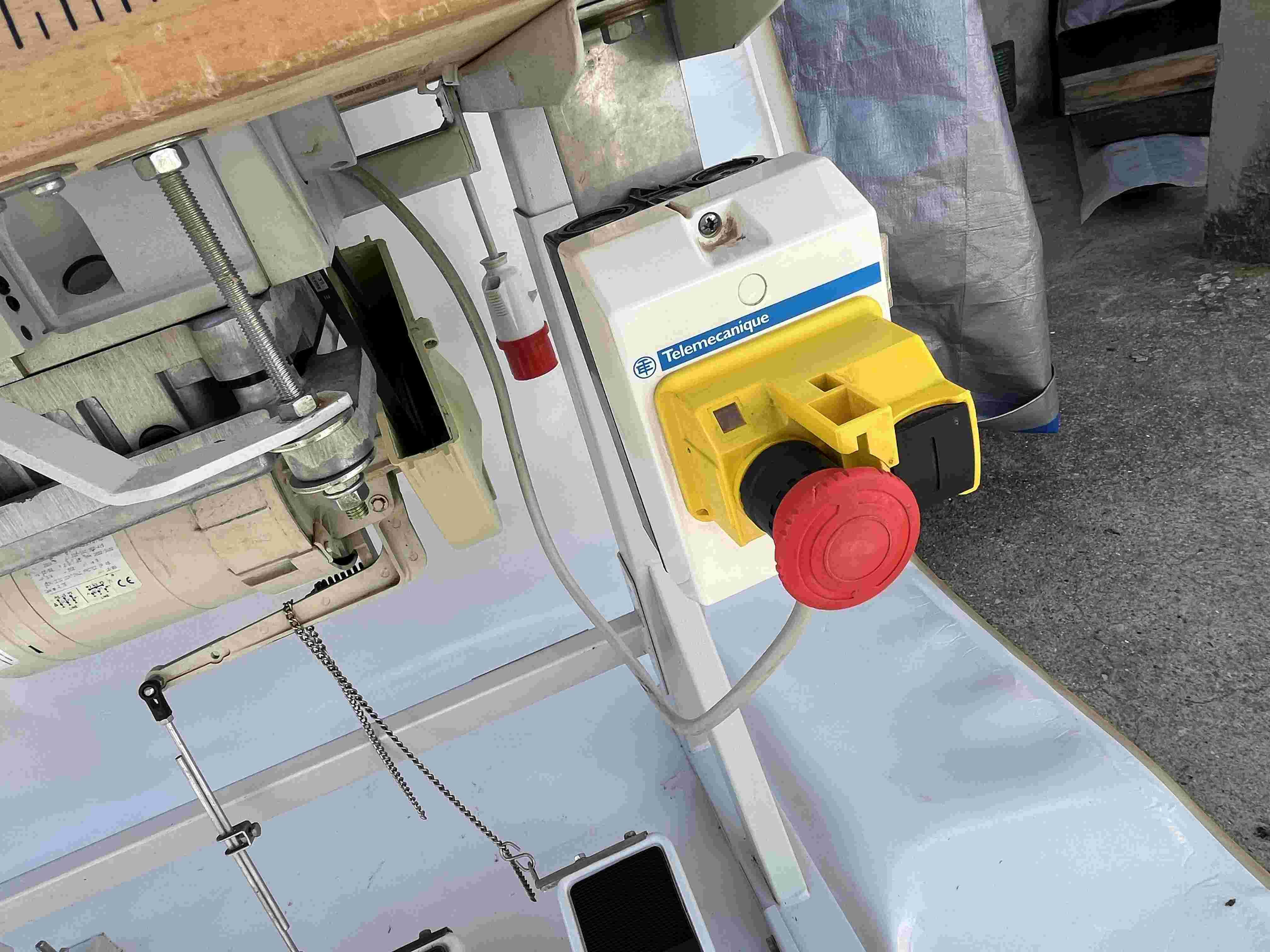 RESTA H360 Tagliacuci 4 fili industriale CE in vendita - foto 14