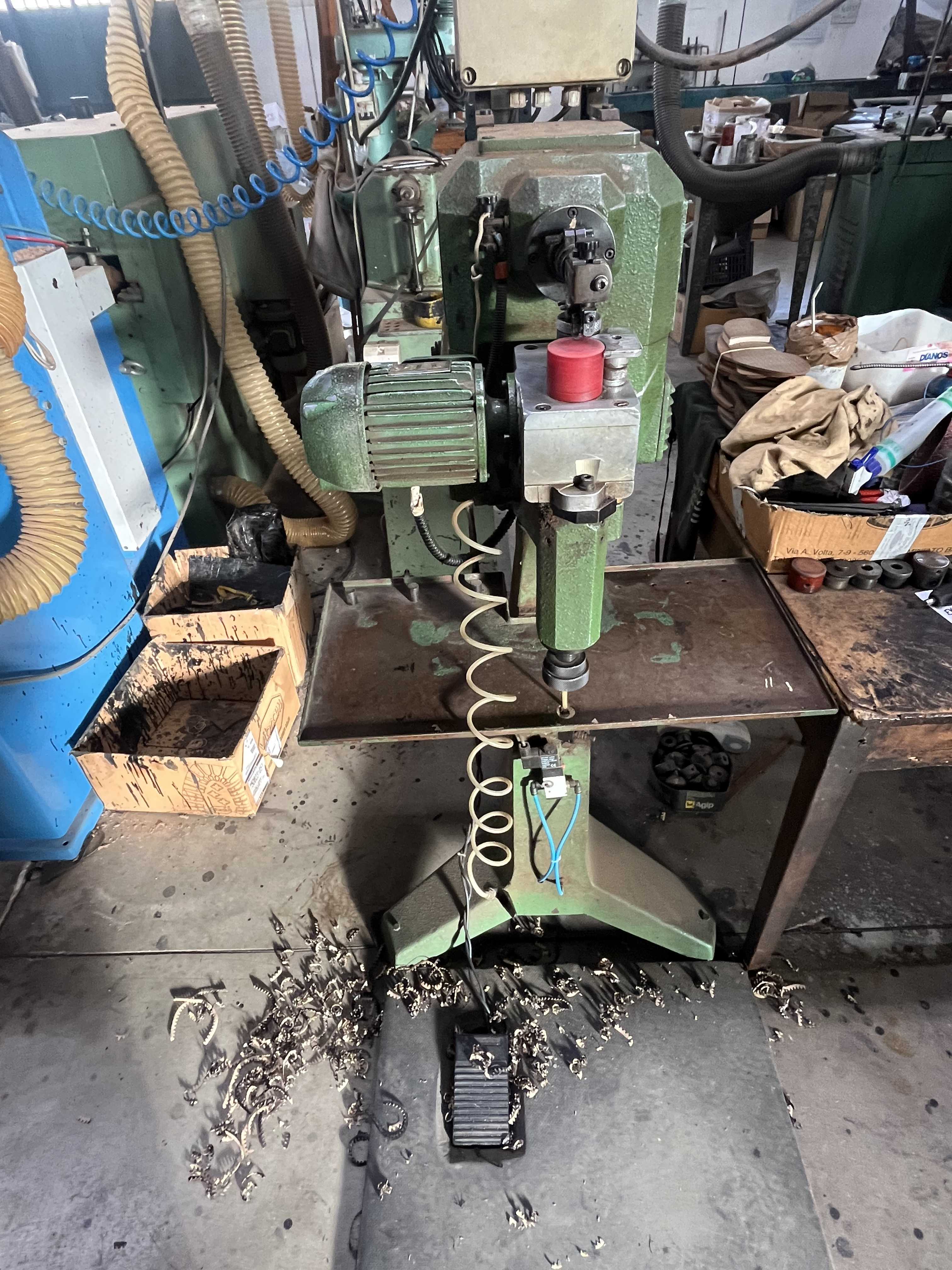 Lavorazione pelli e cuoio in vendita