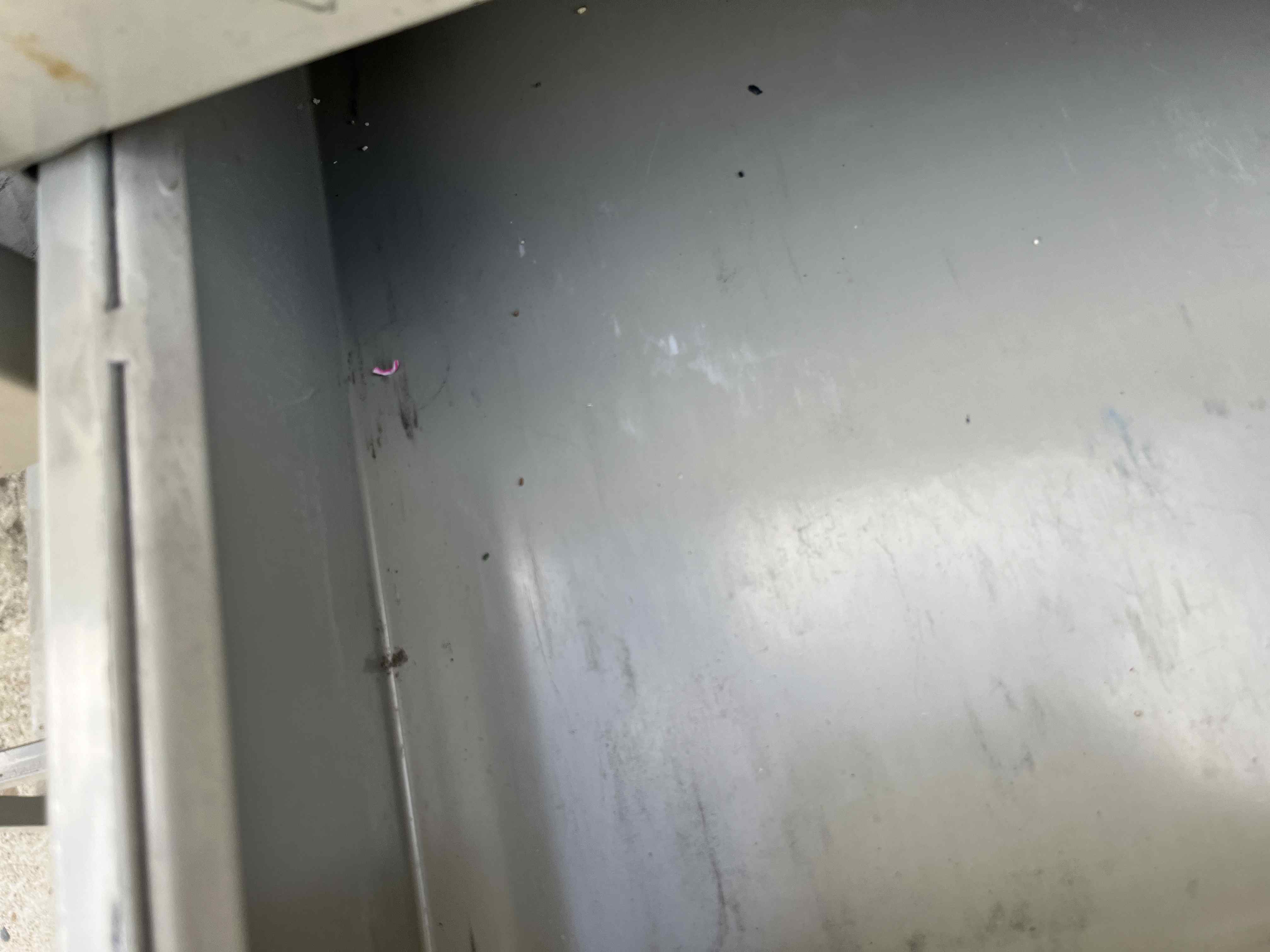 Tavolo di taglio pelle e tessuti in vendita - foto 9