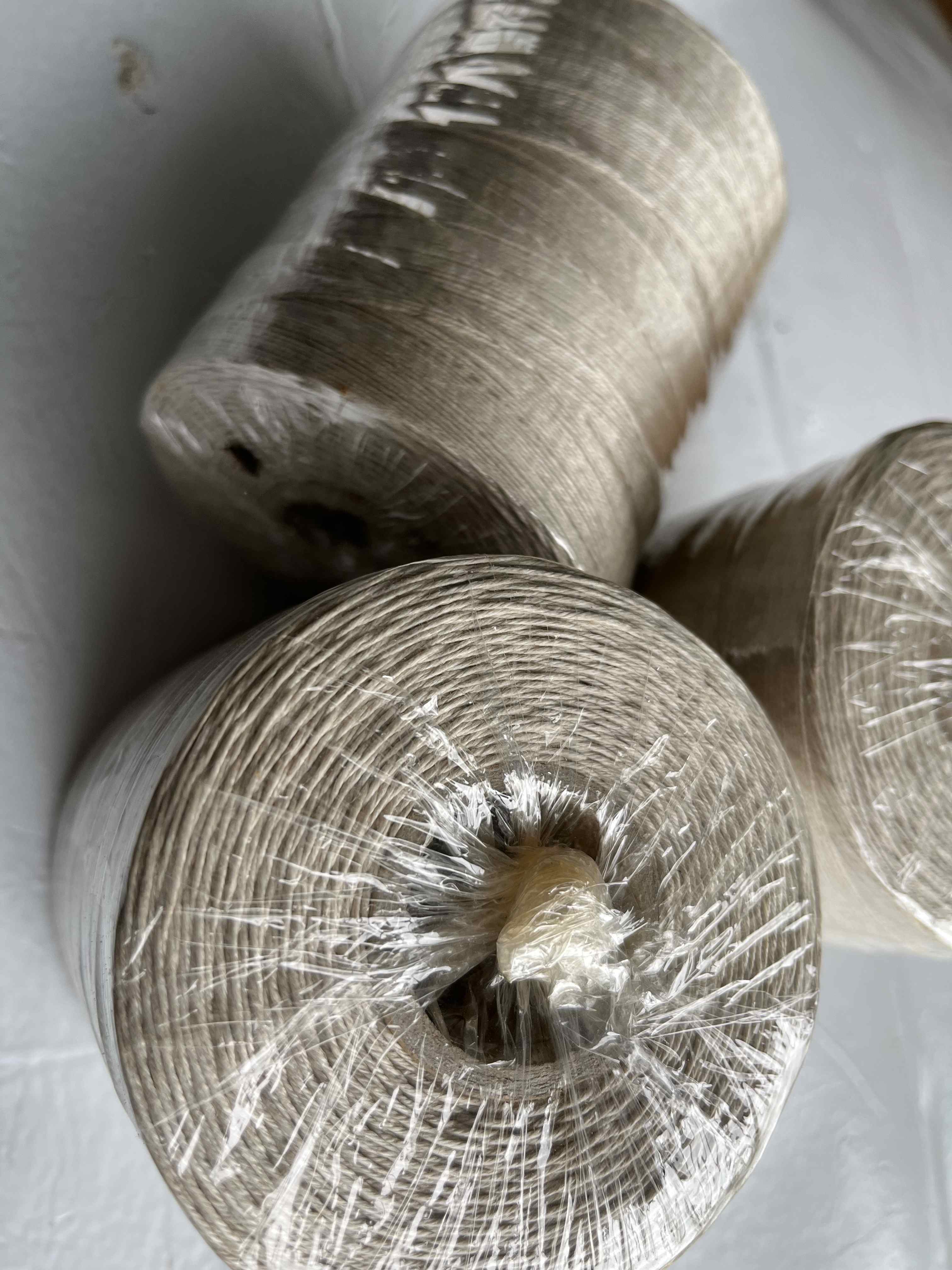 Filo per cucire industriale greggio 100% lino  in vendita - foto 1