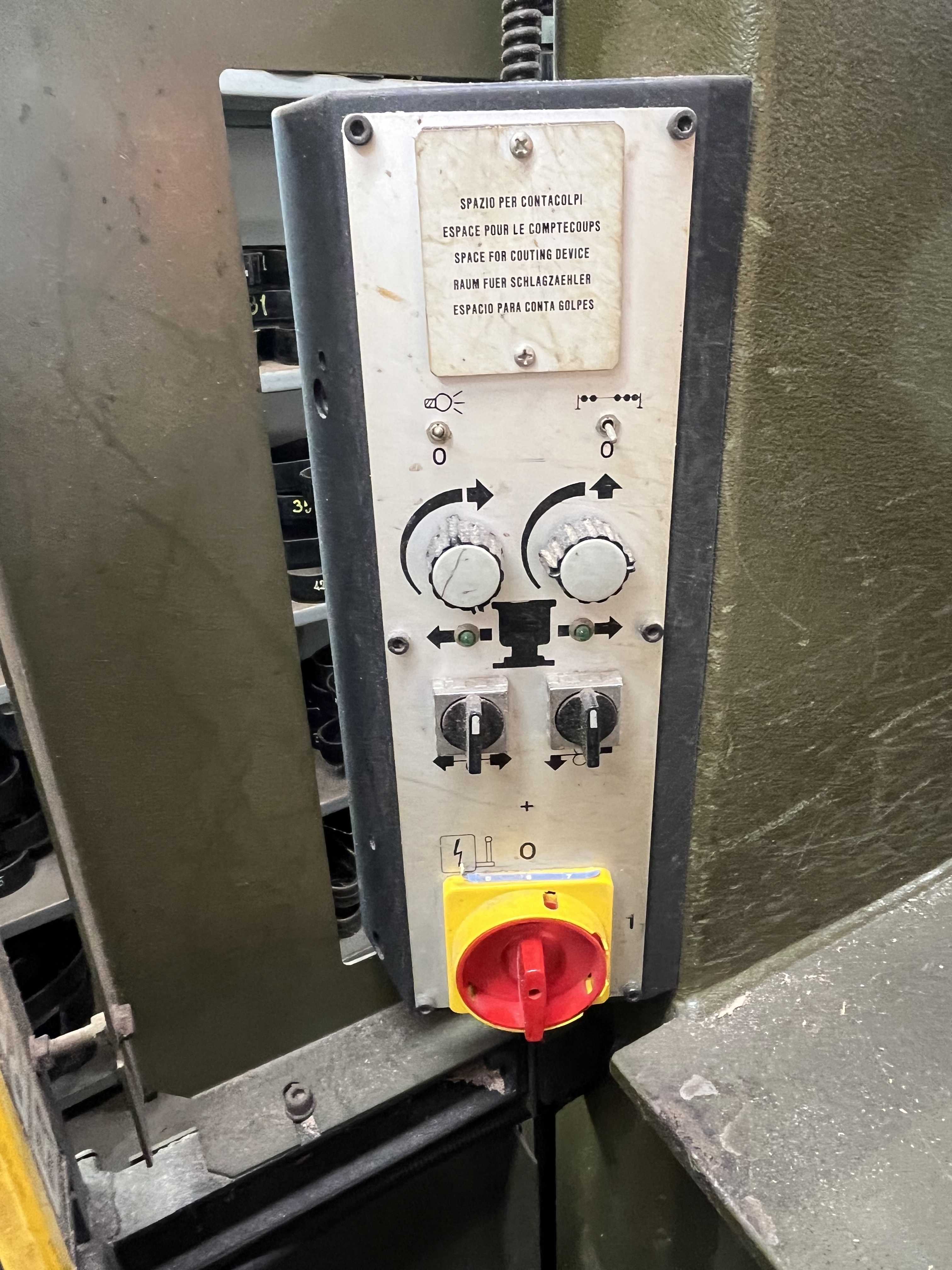 ATOM S588 Trancia a carrello in vendita - foto 3