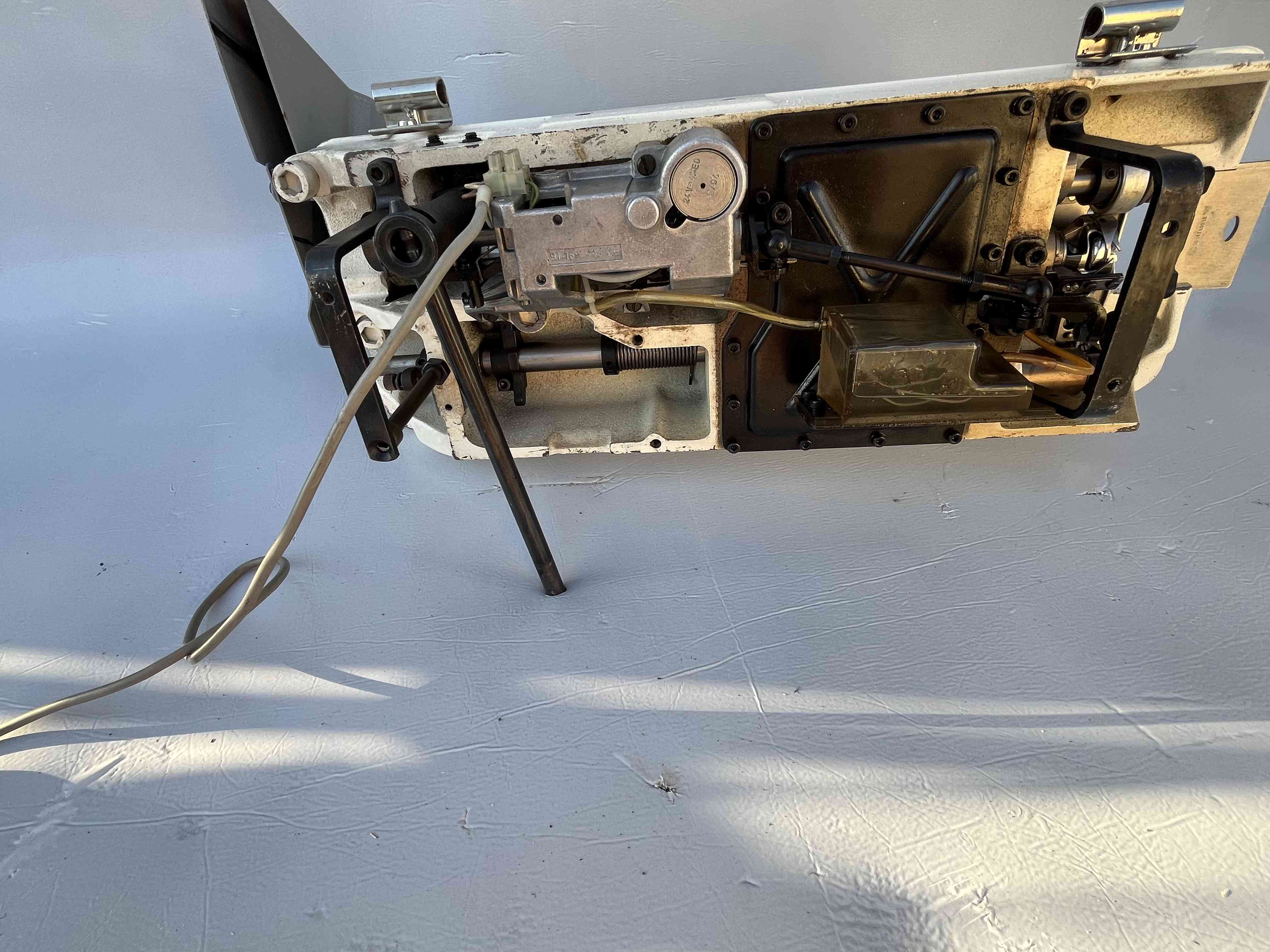 PFAFF 953 Macchina cucire lineare rasafilo in vendita - foto 9