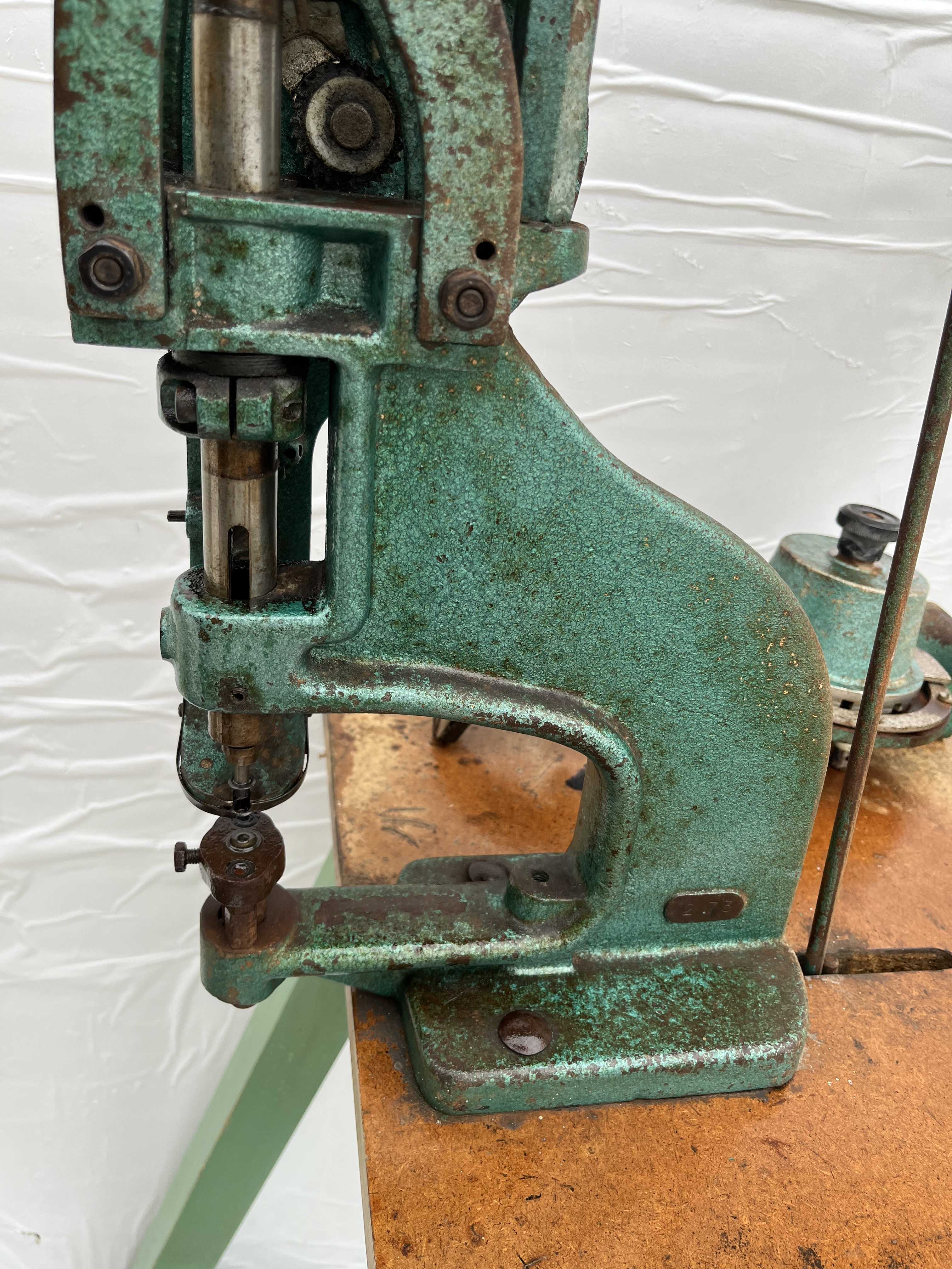 G13 Occhiellatrice a pedale in vendita - foto 13