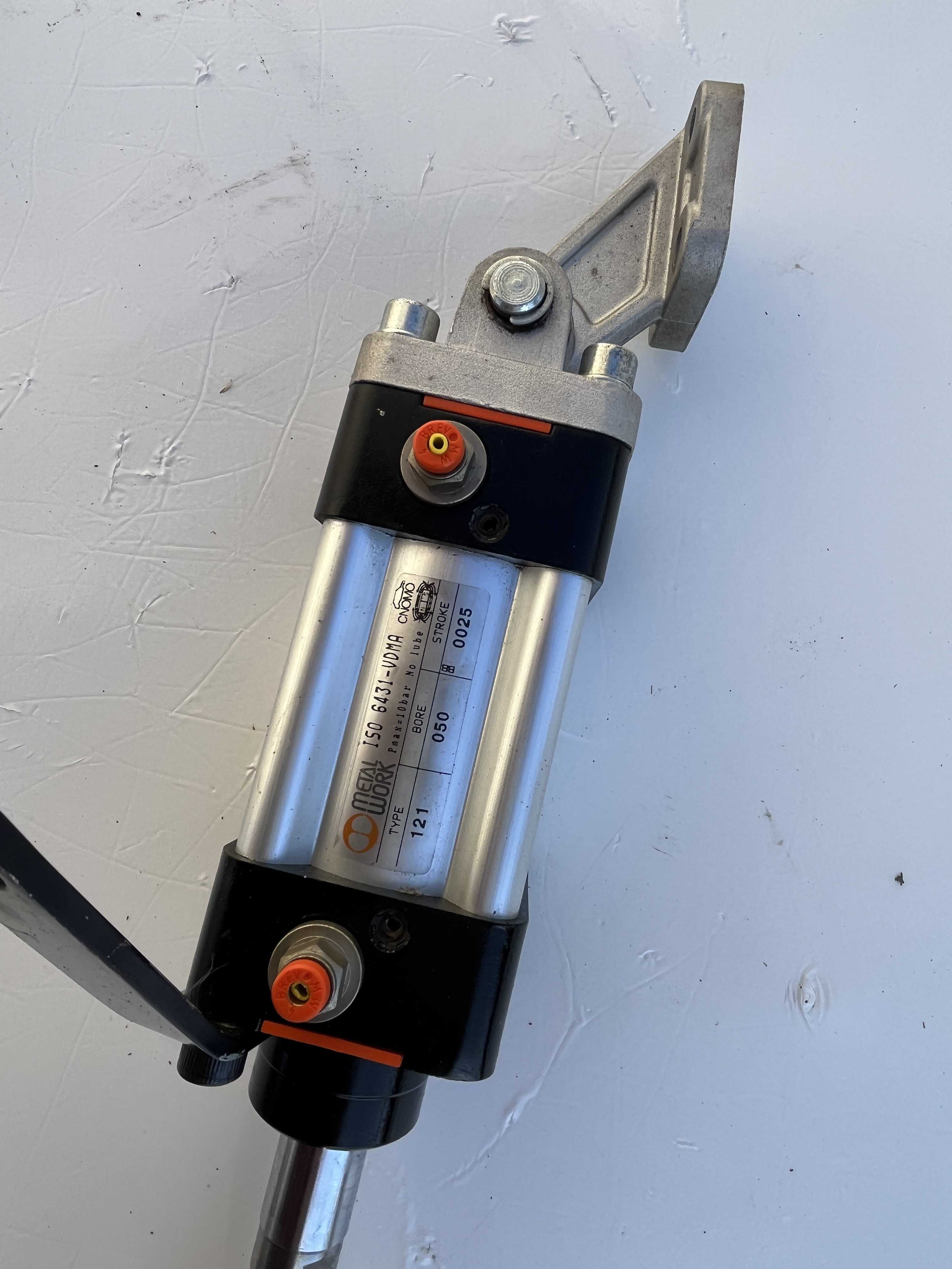Cilindro pneumatico Metal Work ISO 6431-VDMA  in vendita - foto 4