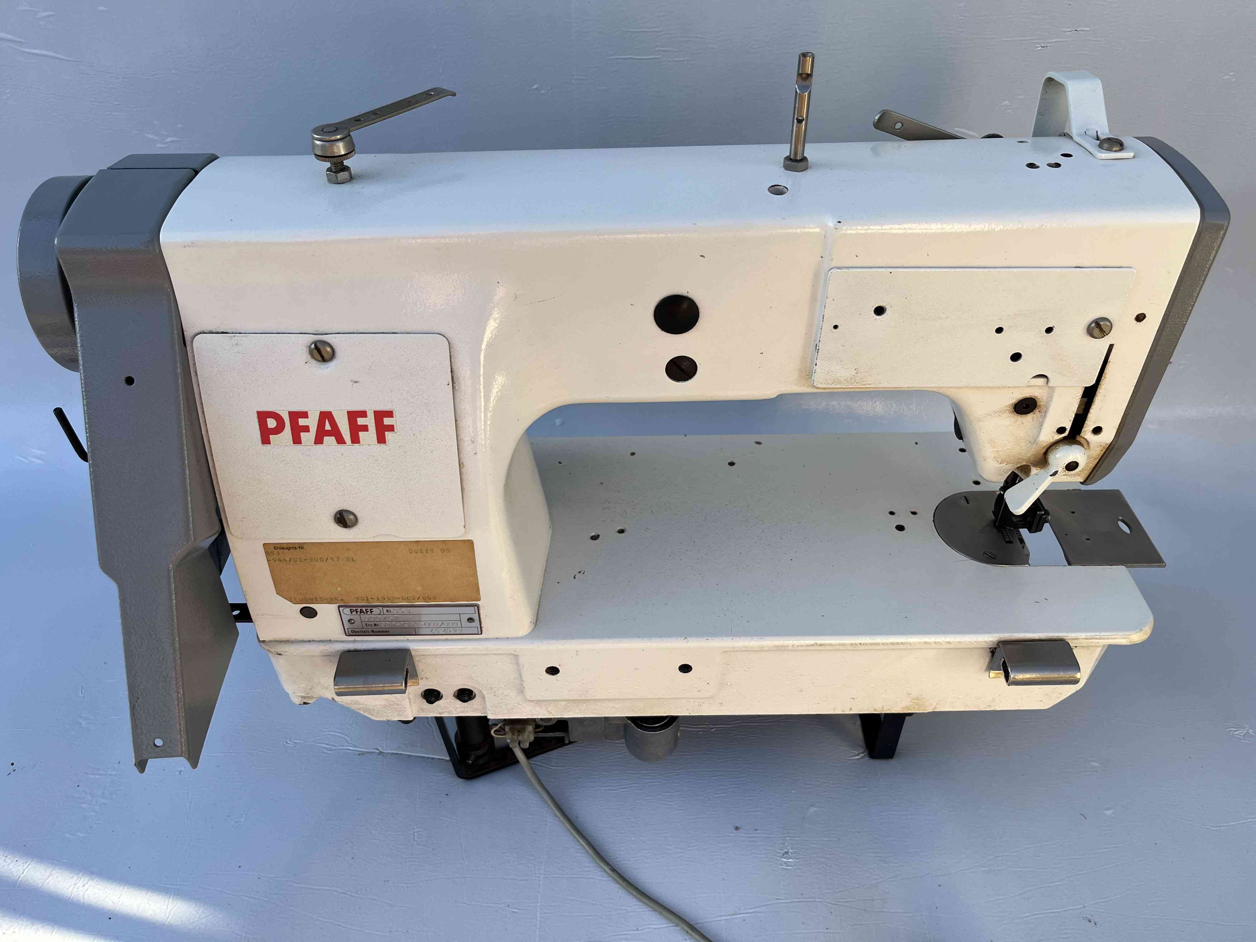 PFAFF 953 Macchina cucire lineare rasafilo in vendita - foto 4